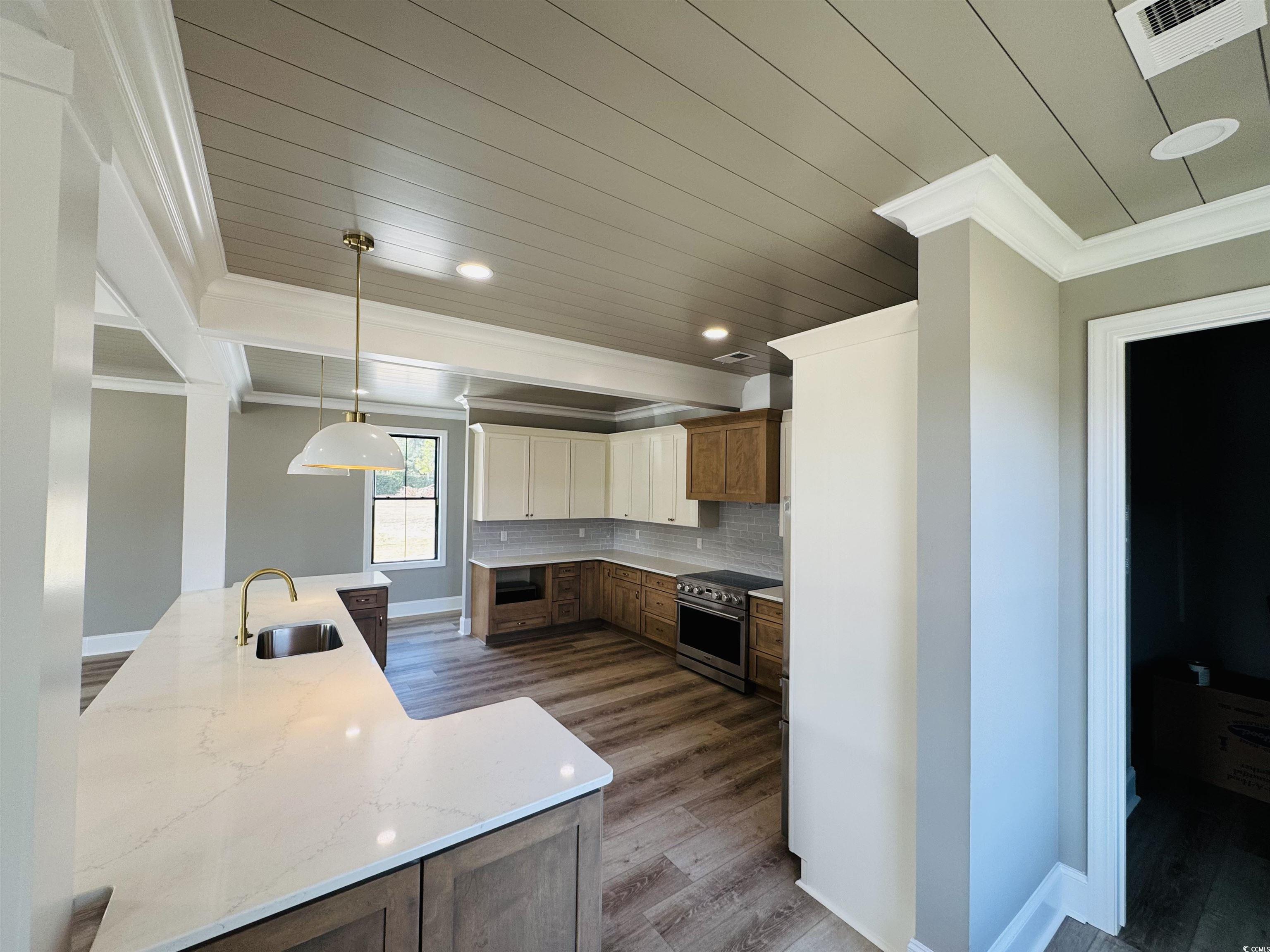 825 Commanders Island Dr. Property Photo 13