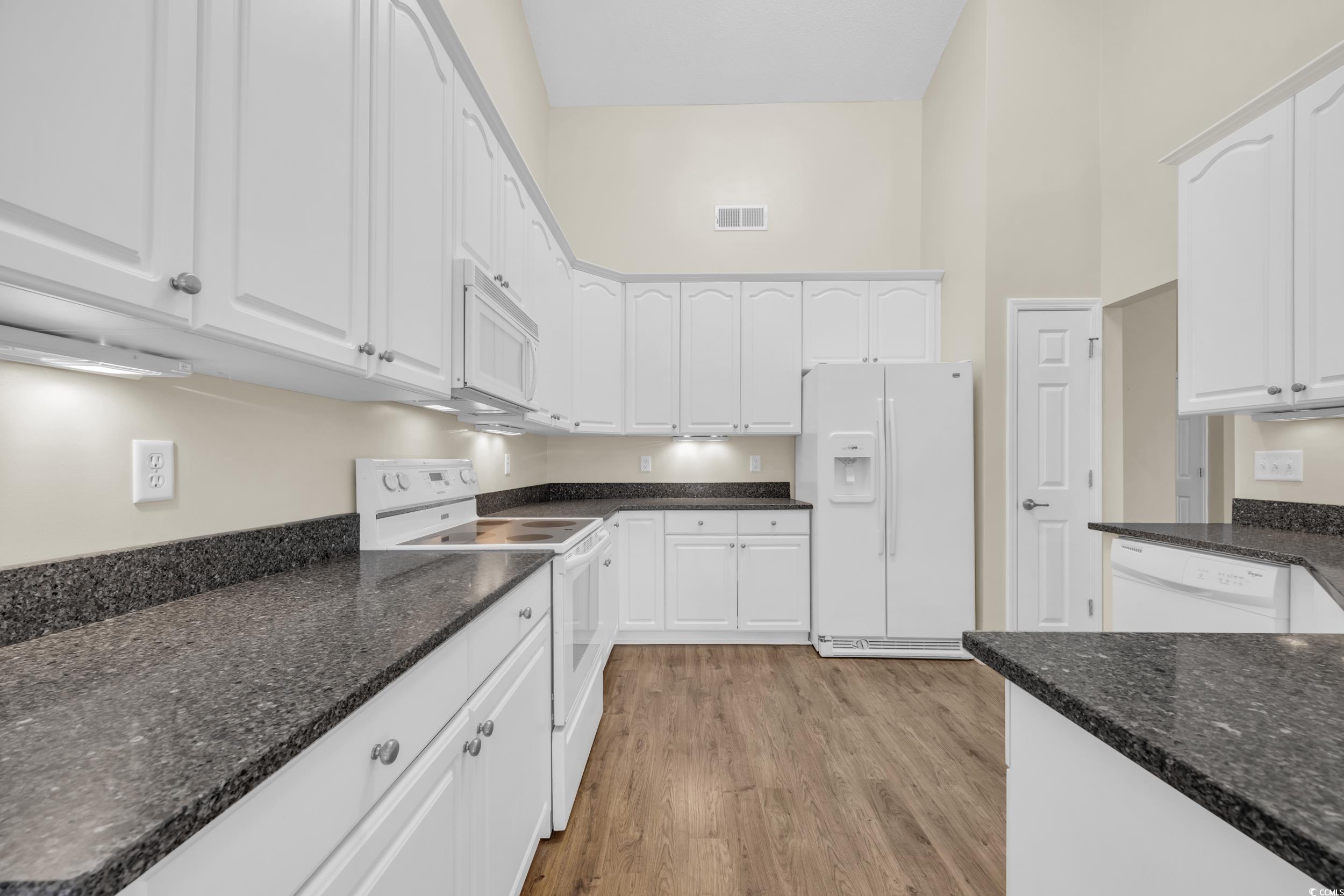 158 Regency Dr. Property Photo 7