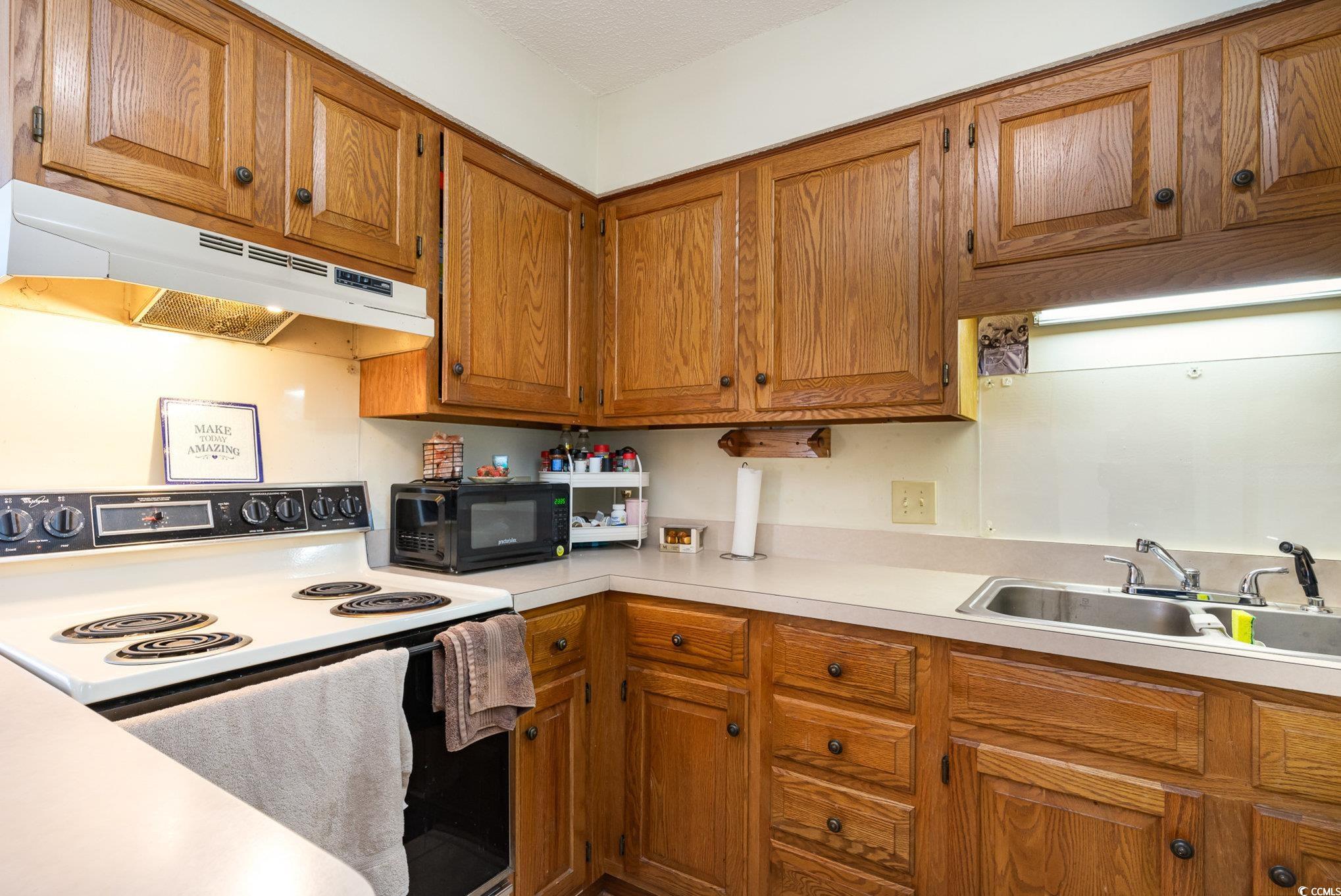1204 Erin Way Property Photo 9