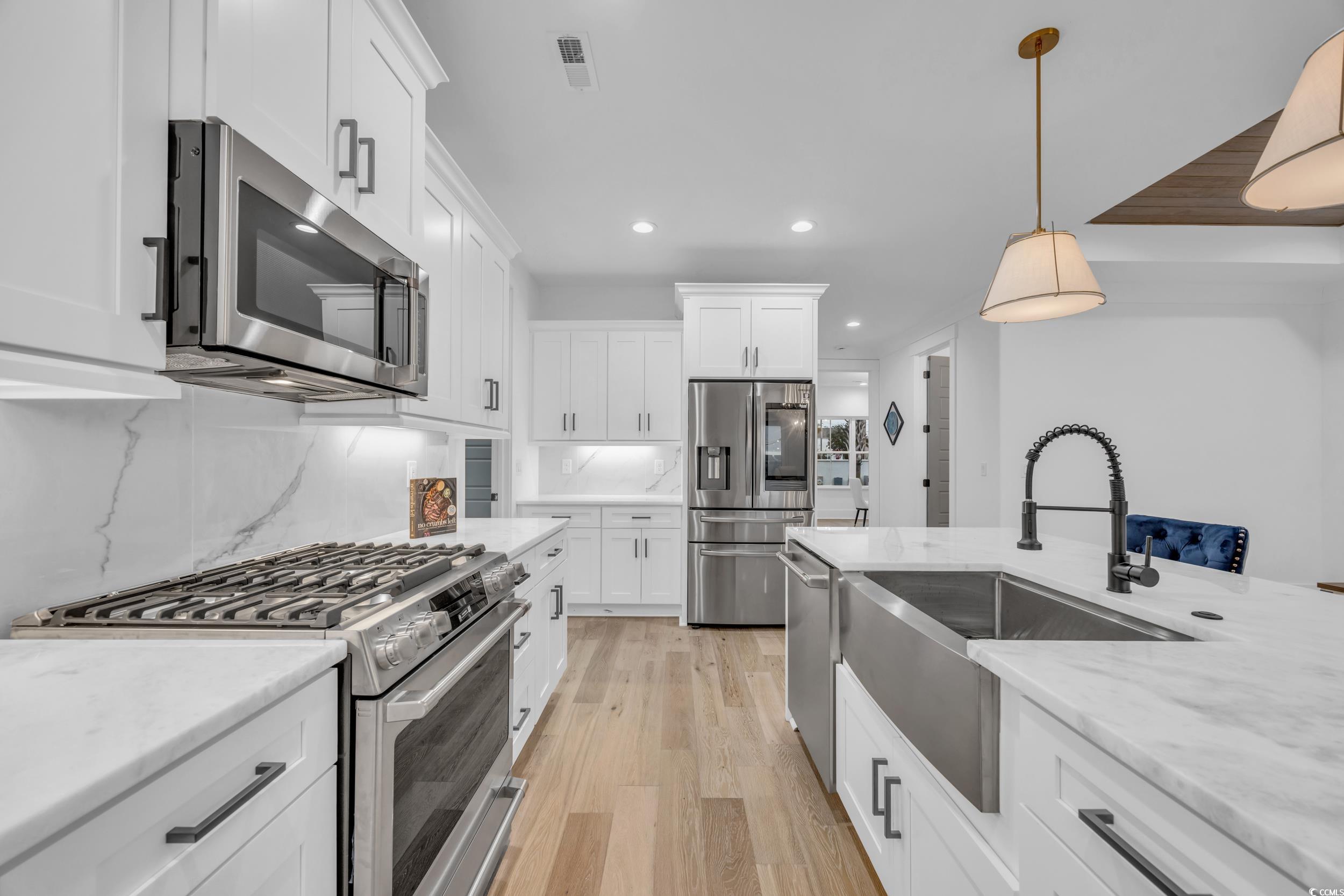 6703 Ocean Breeze Loop Property Photo 19