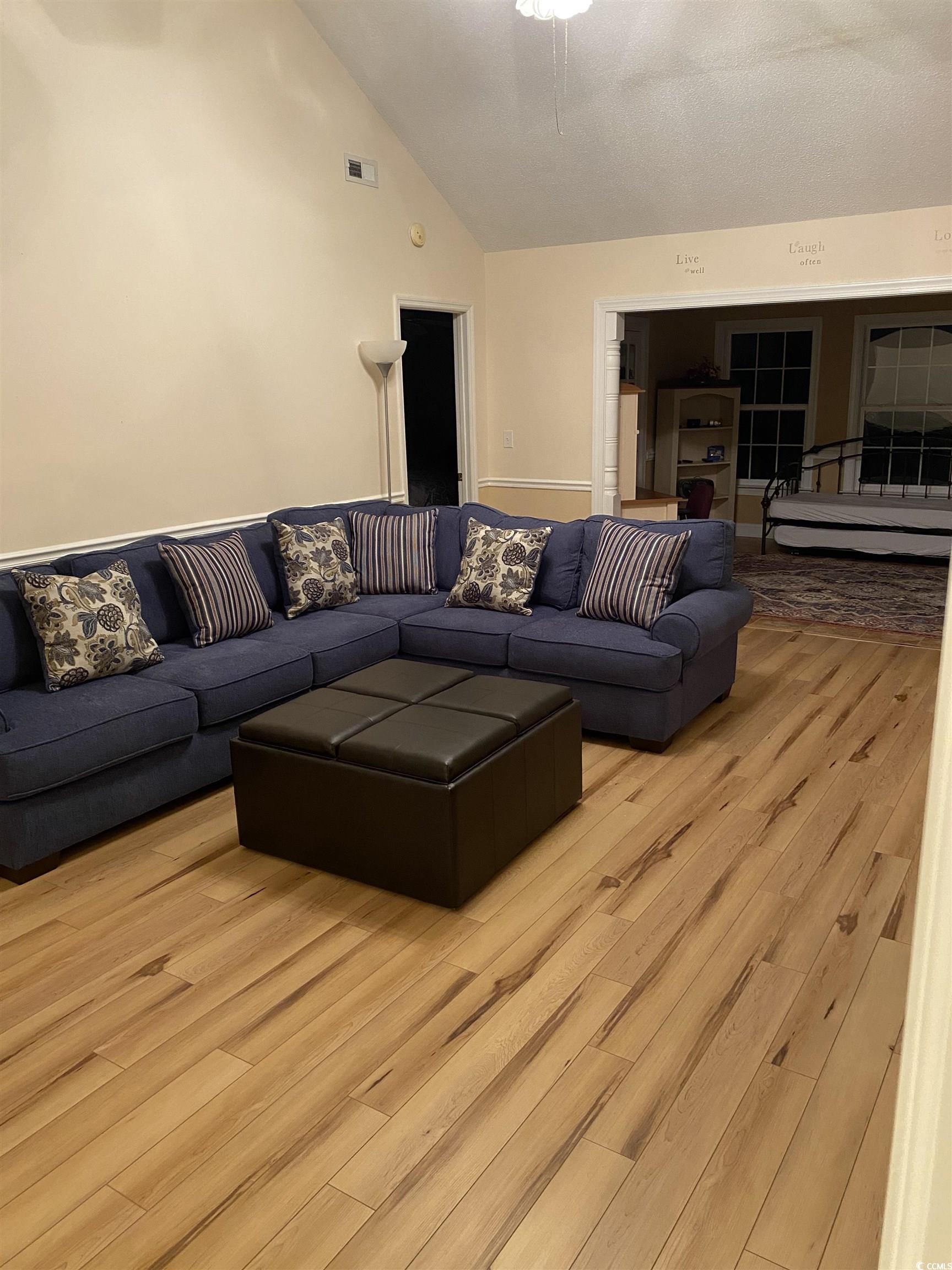 1503 26th Ave N Property Photo 3