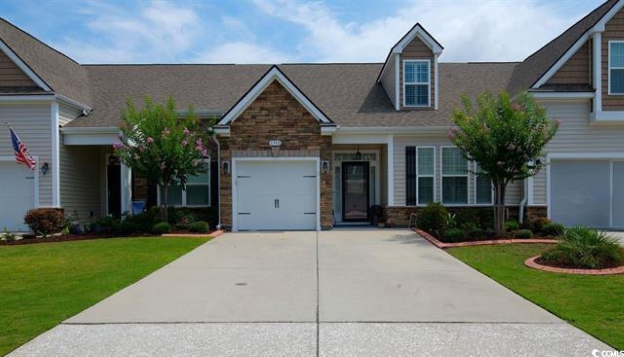 135 Parmelee Dr. Property Photo 1