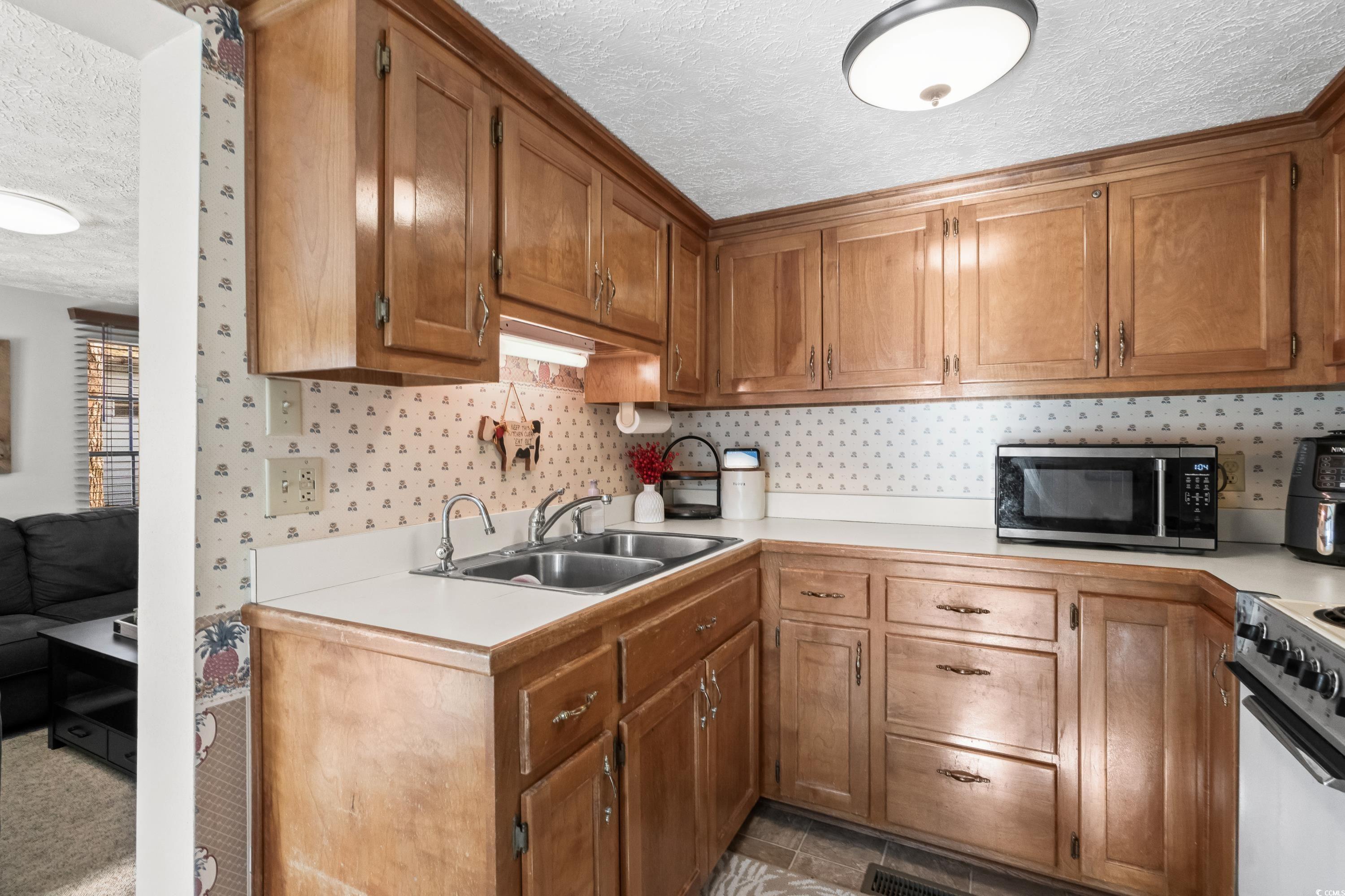 6001-5732 S Kings Hwy. Property Photo 16