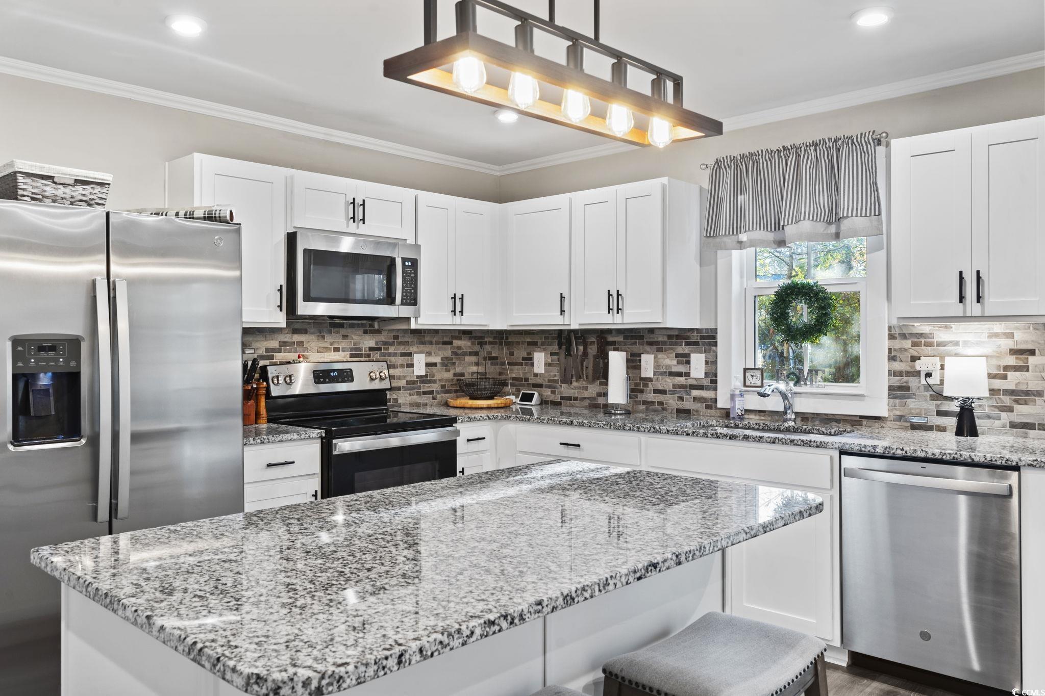 608 Montenegro Way Property Photo 3