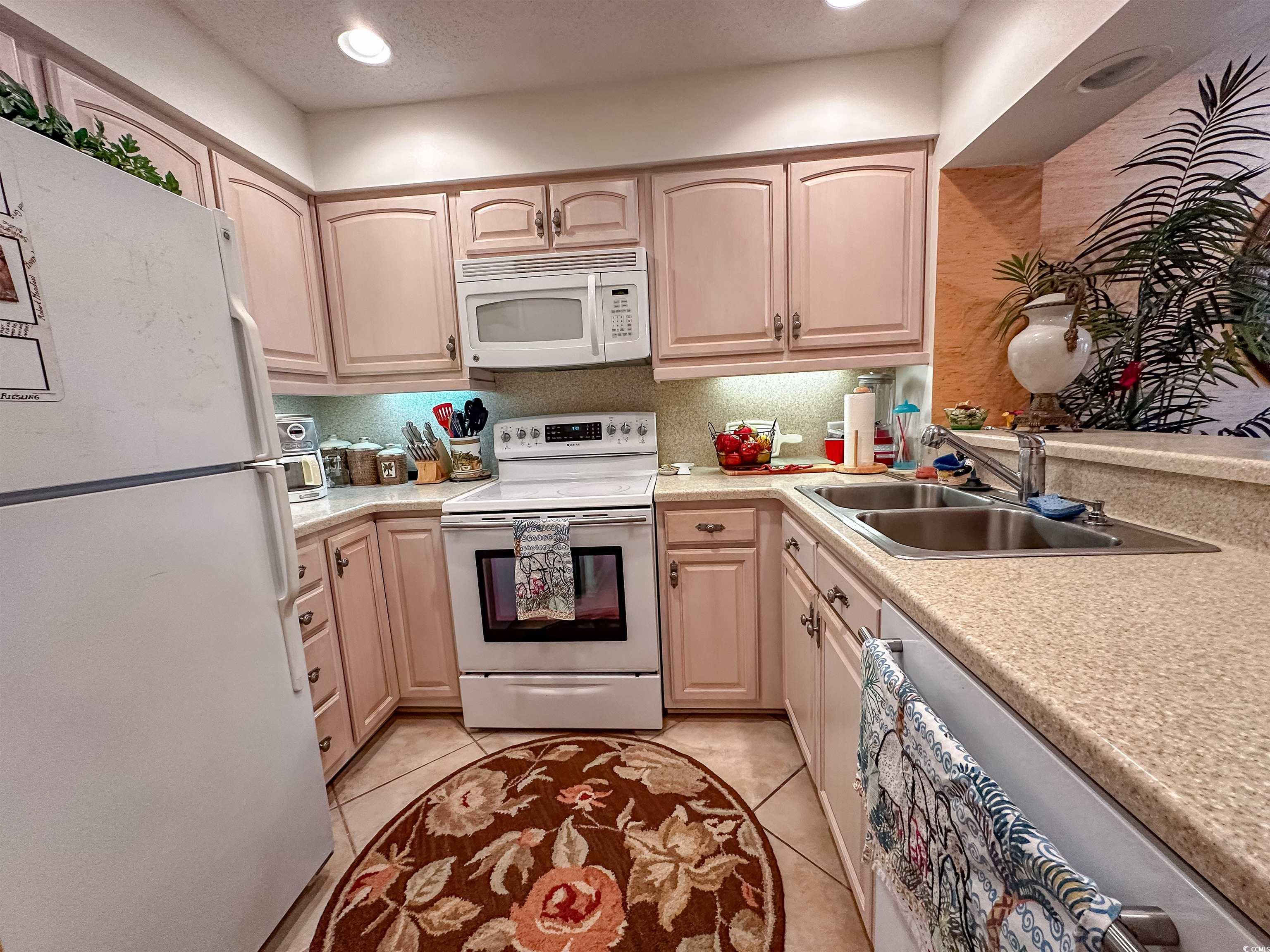 410 Melrose Pl. Property Photo 19