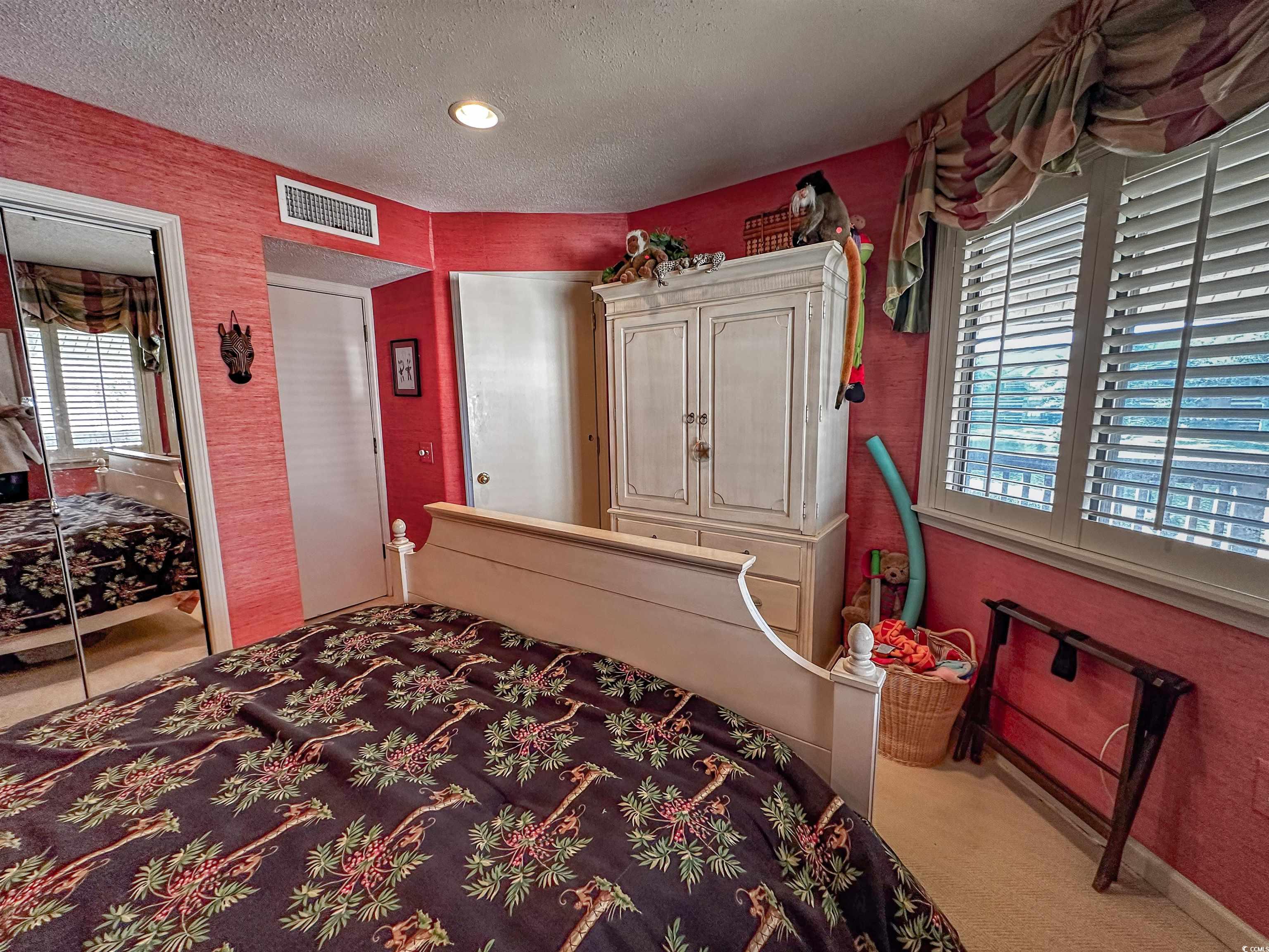410 Melrose Pl. Property Photo 32