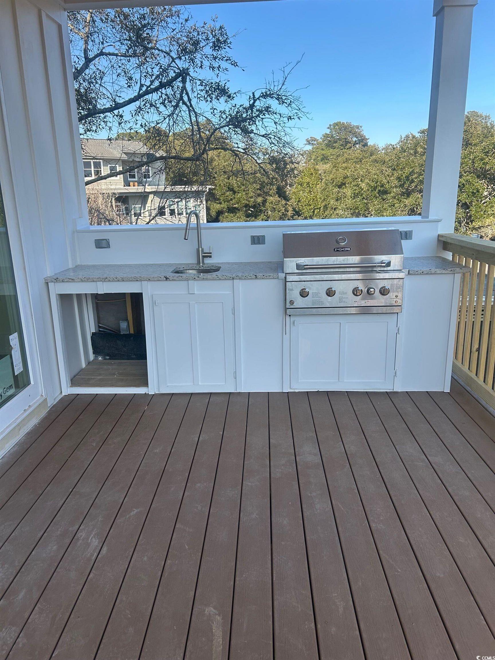 48 Furman Ln. Property Photo 6