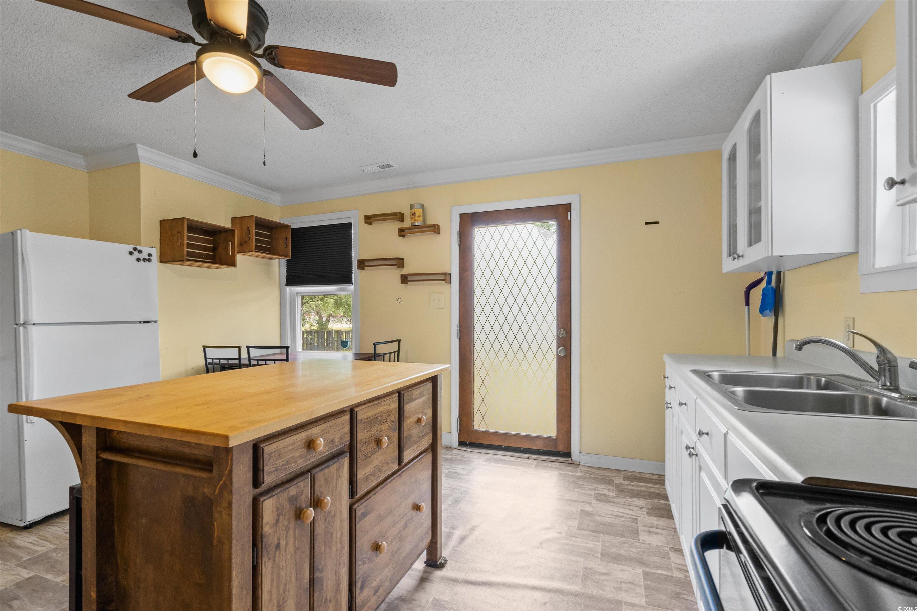 9719 E Highway 76 Property Photo 5