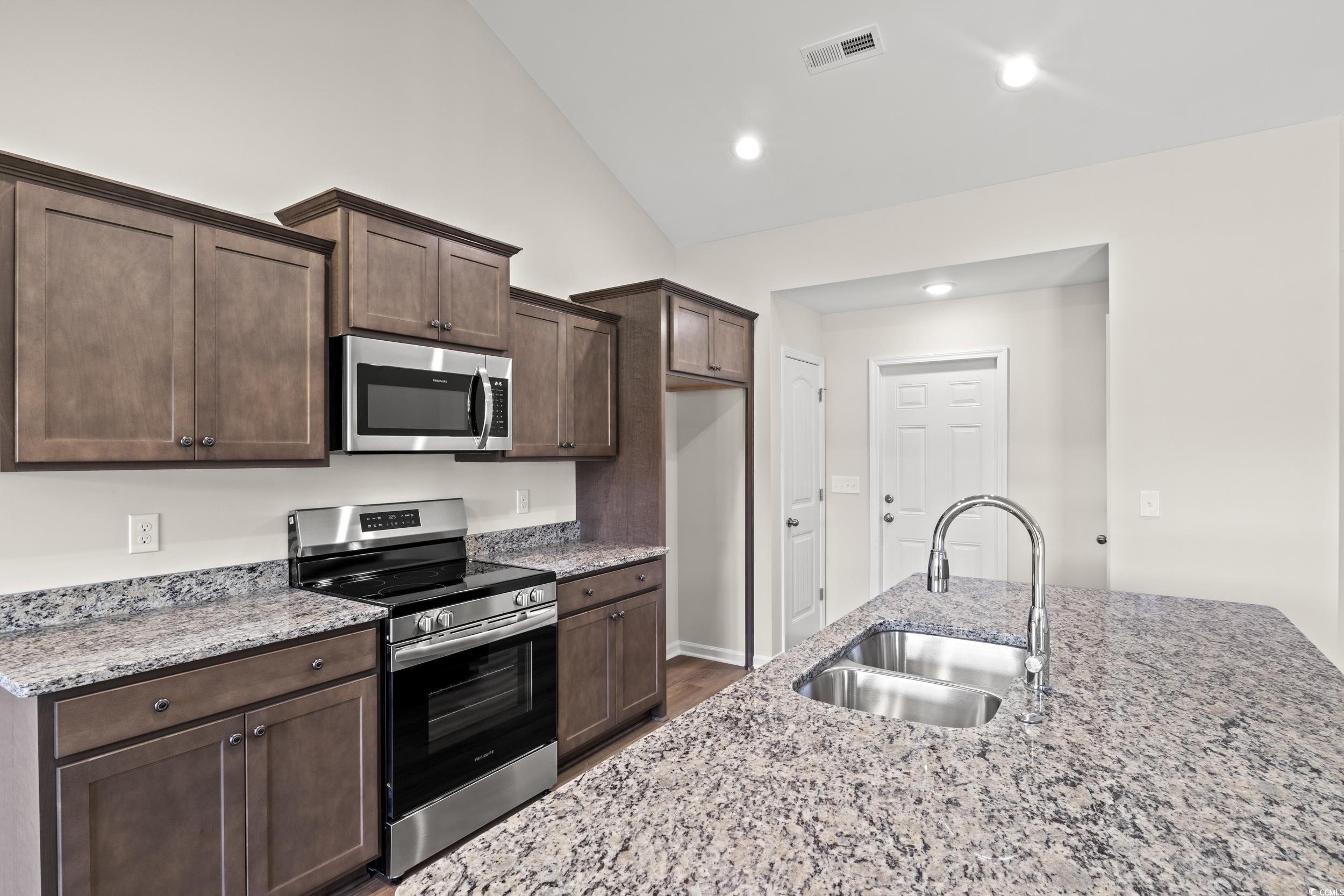 399 Lifestyle Court Property Photo 7