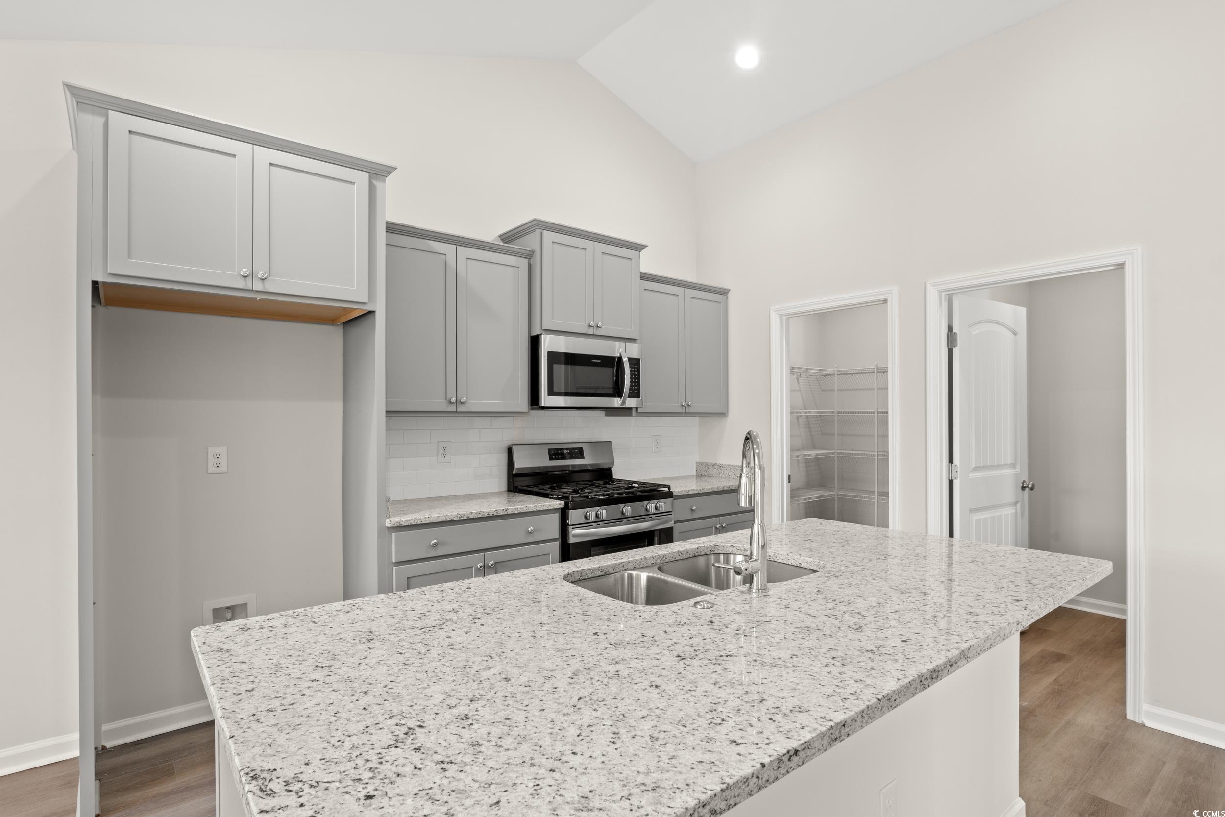 391 Lifestyle Court Property Photo 3