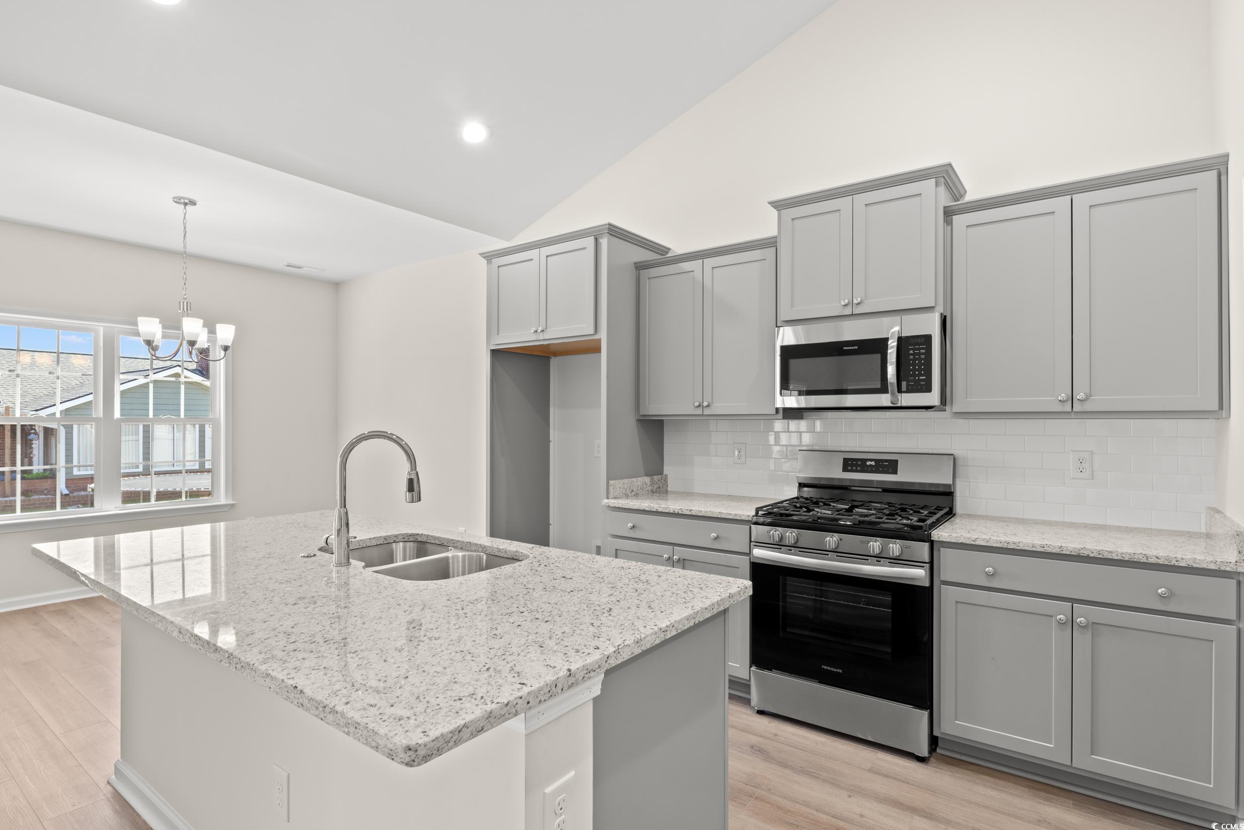 391 Lifestyle Court Property Photo 4
