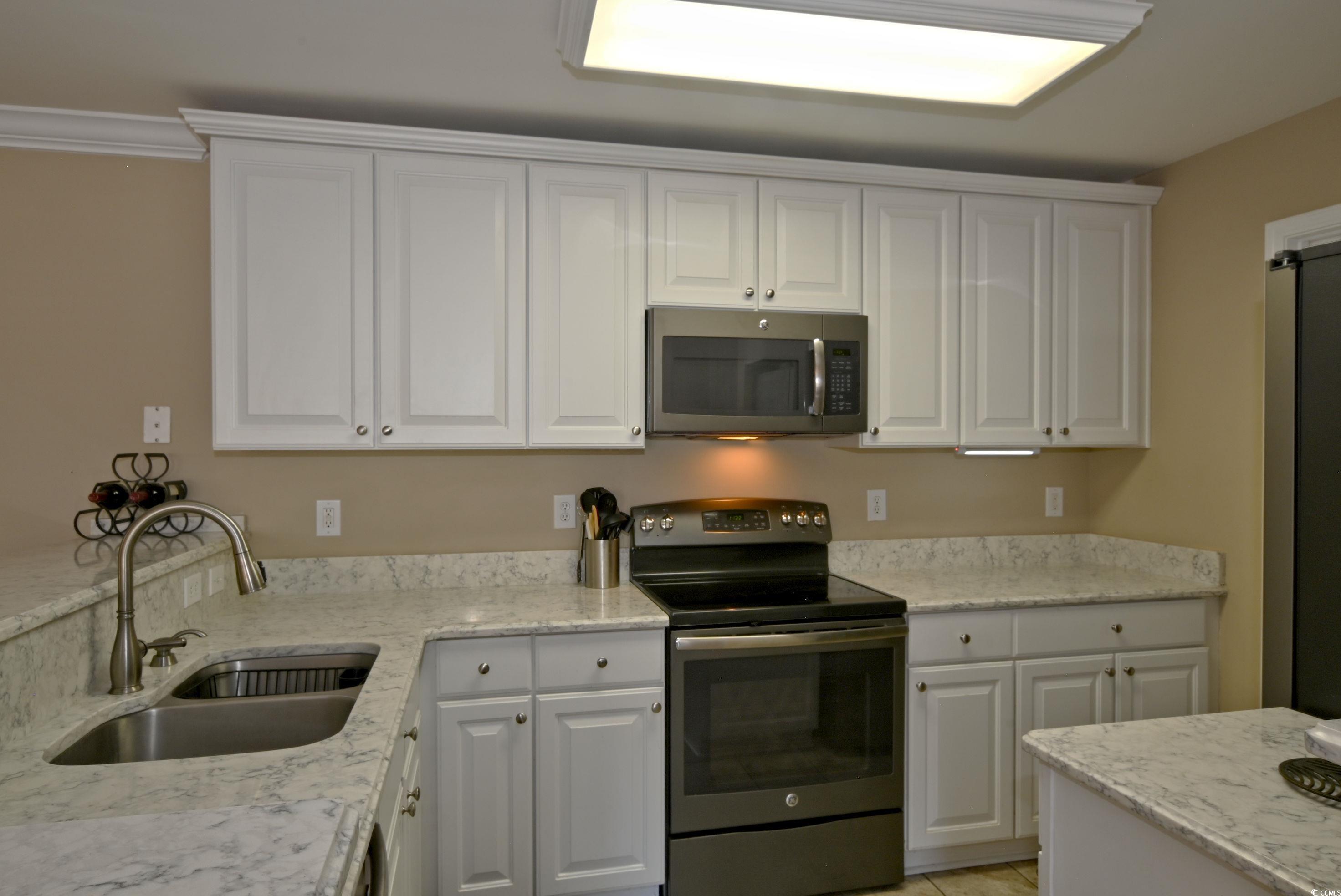 4657 Fringetree Dr. Property Photo 4