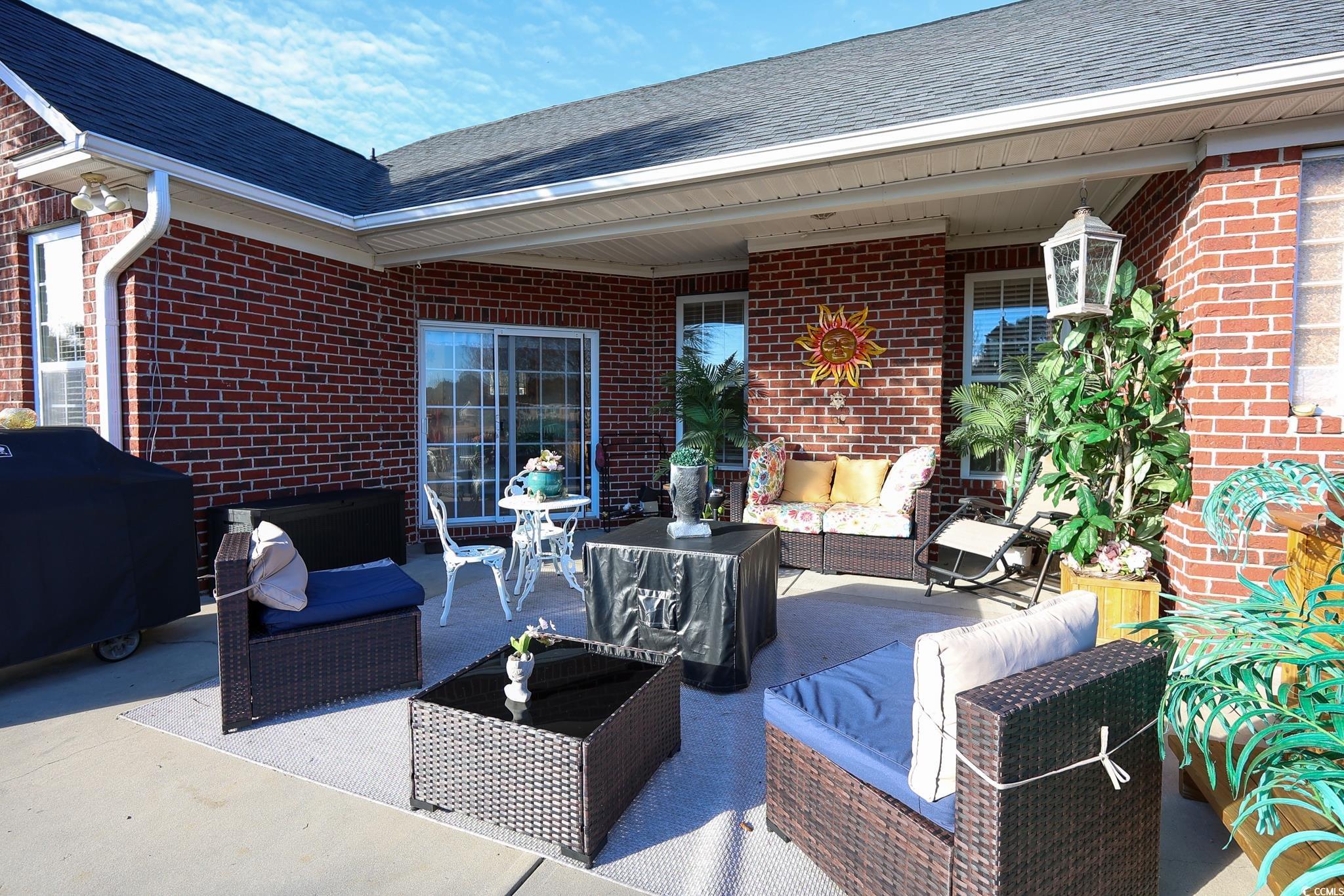 582 Summerhill Dr. Property Photo 14