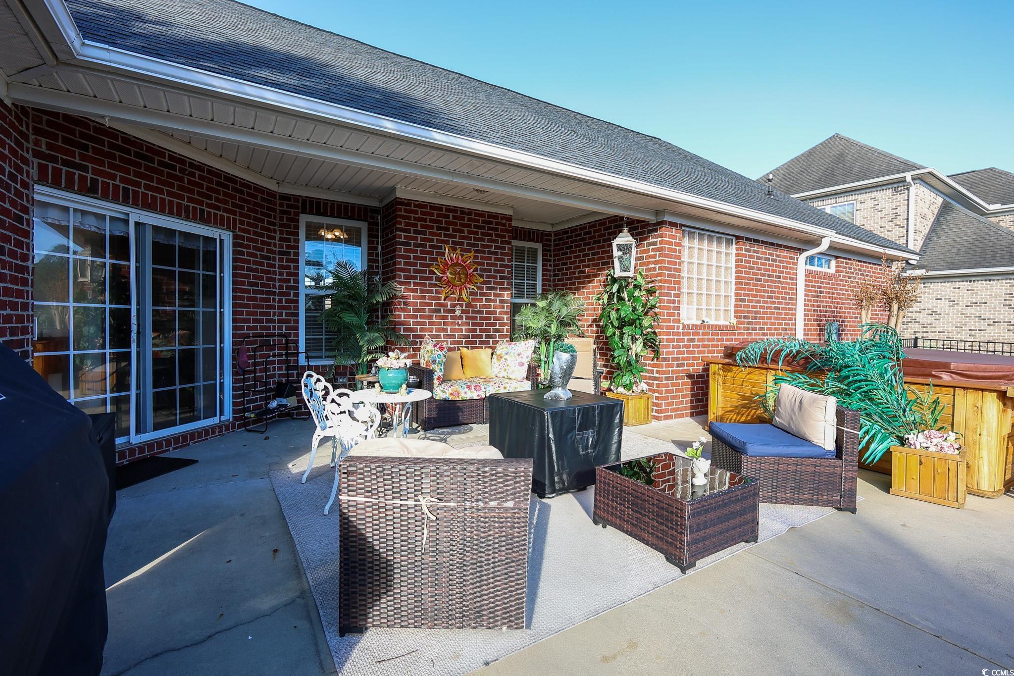 582 Summerhill Dr. Property Photo 15