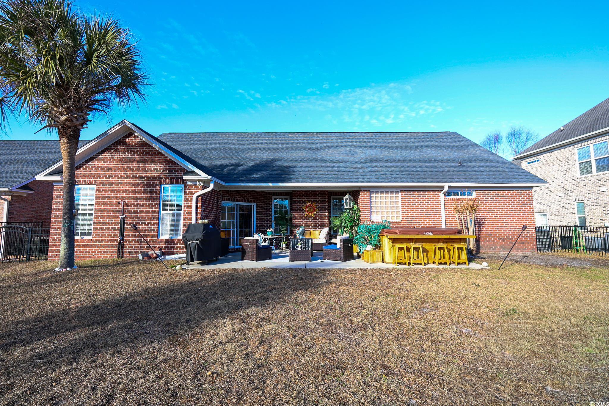 582 Summerhill Dr. Property Photo 16