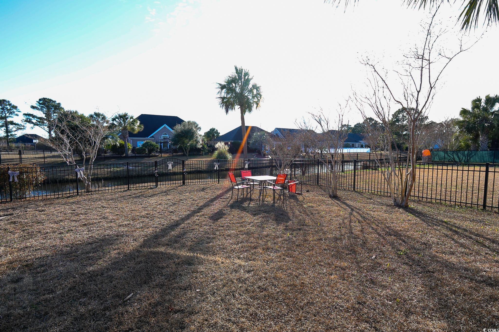 582 Summerhill Dr. Property Photo 18
