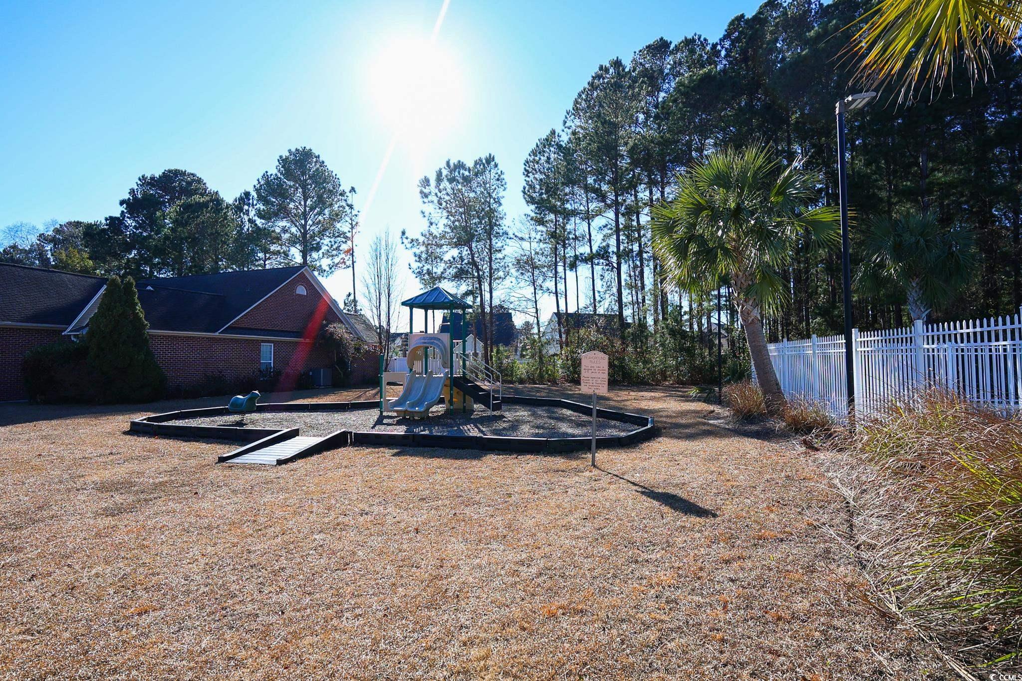 582 Summerhill Dr. Property Photo 23
