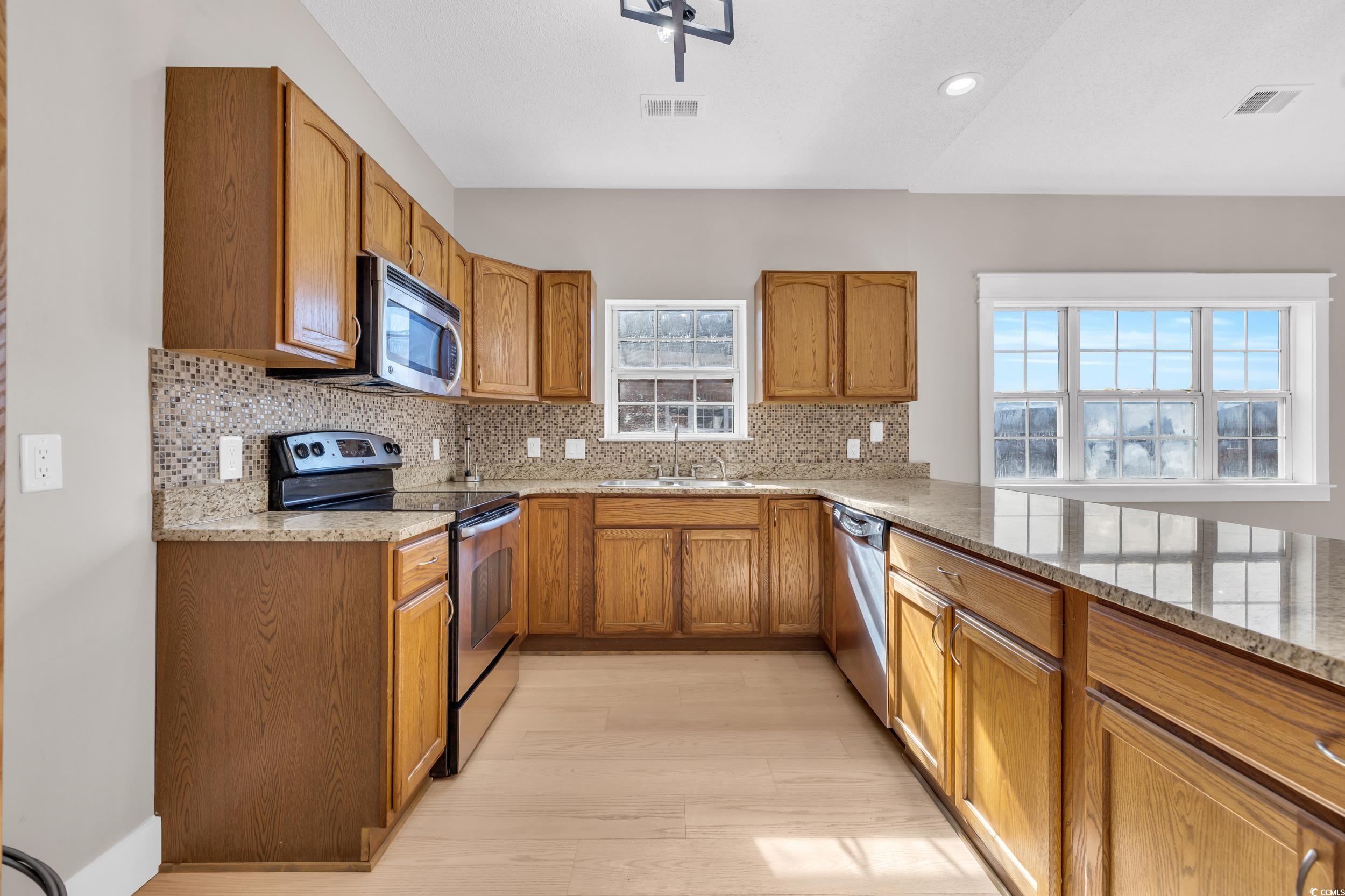 3923 Gladiola Ct. Property Photo 4
