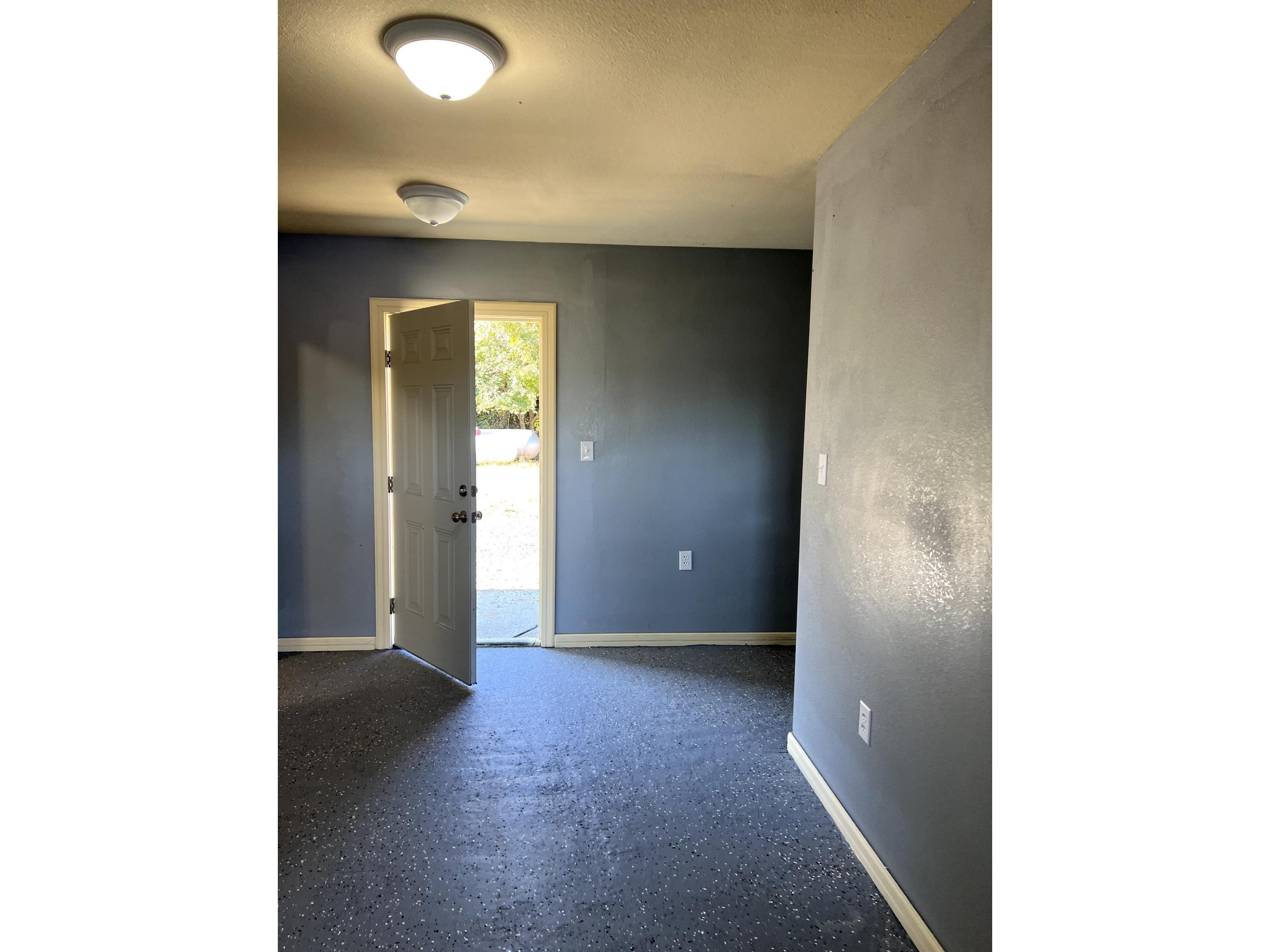 100 Lulu Ln. Property Photo 11