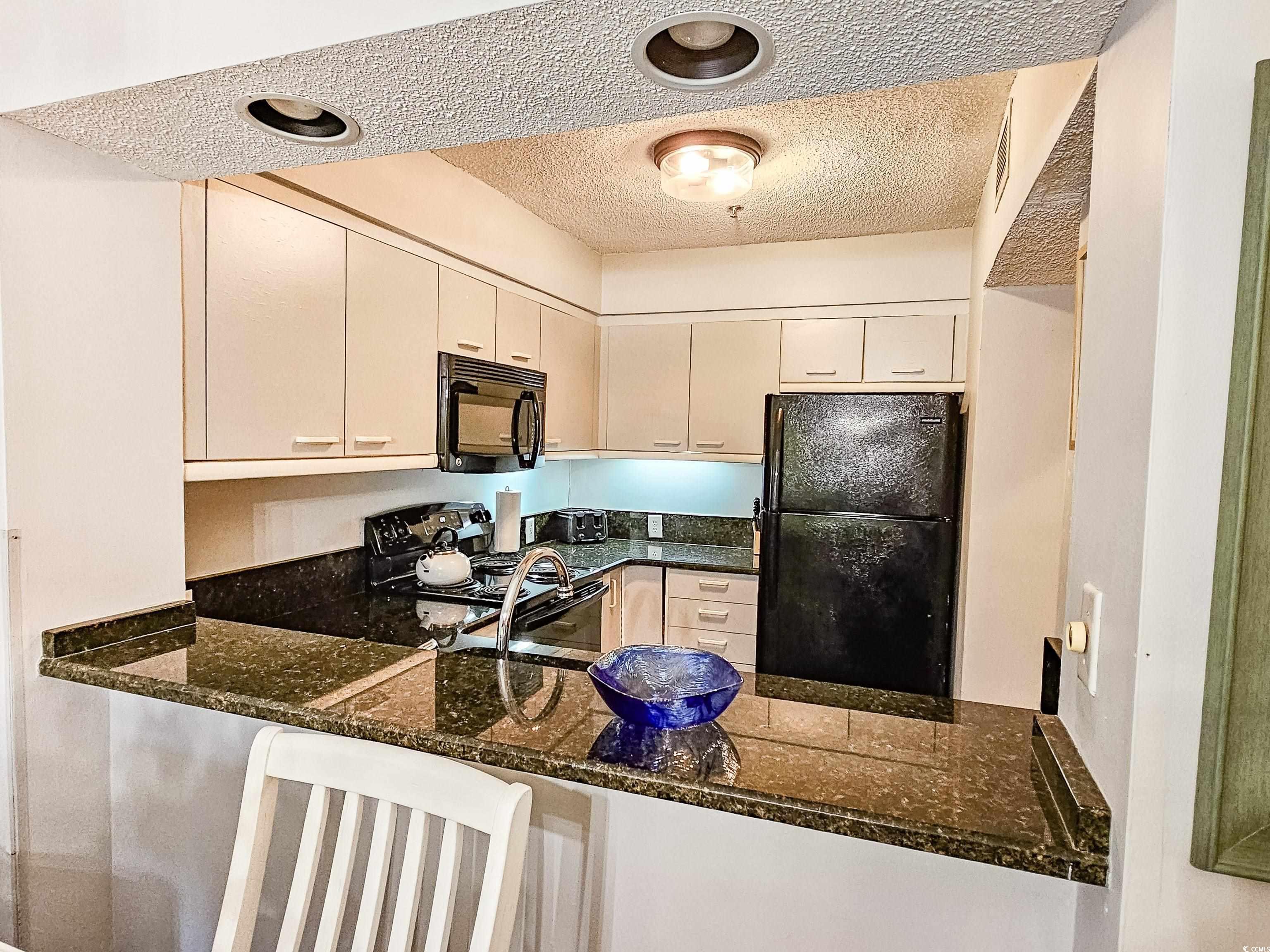 410 Melrose Pl. Property Photo 14