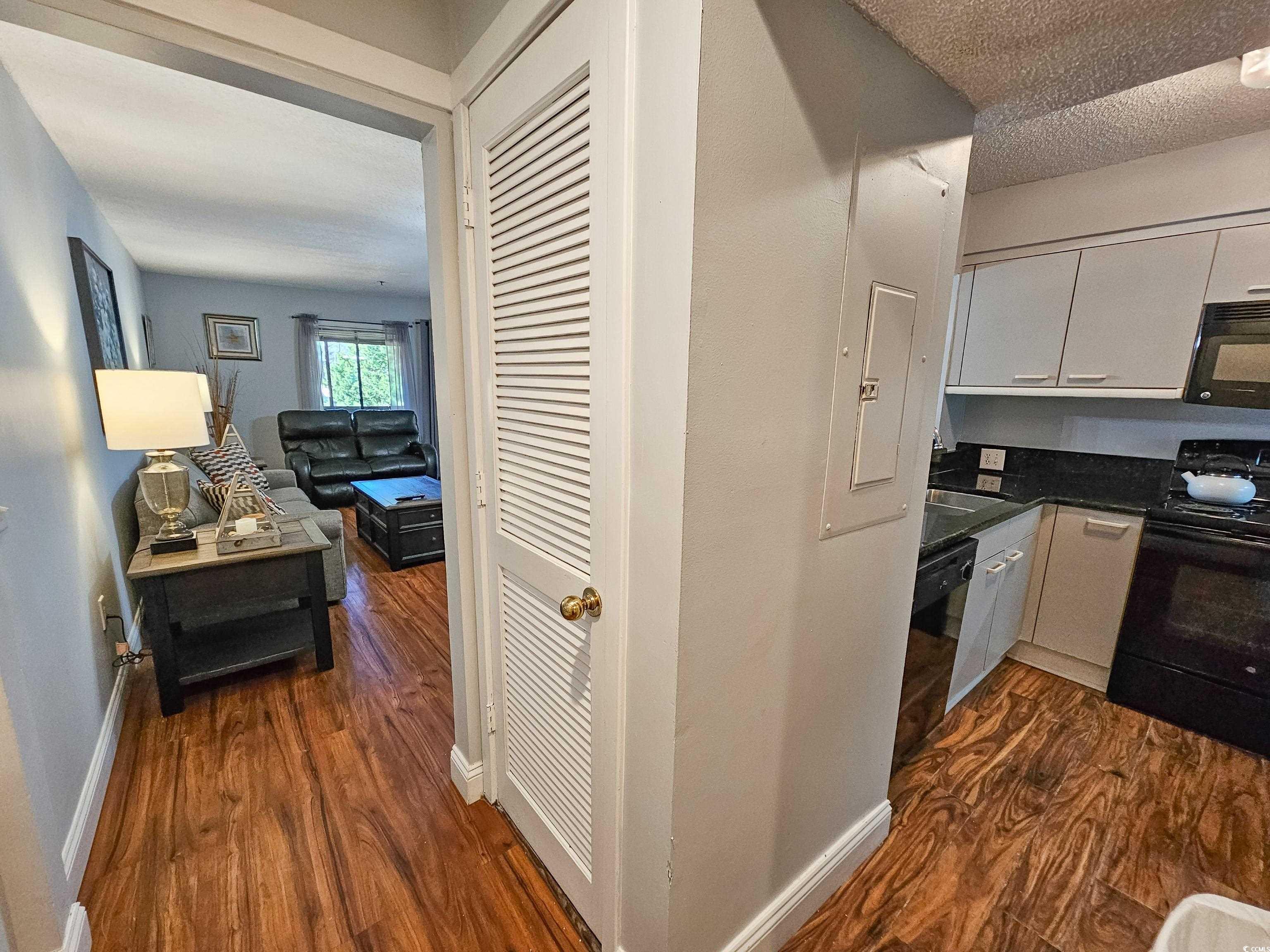 410 Melrose Pl. Property Photo 20