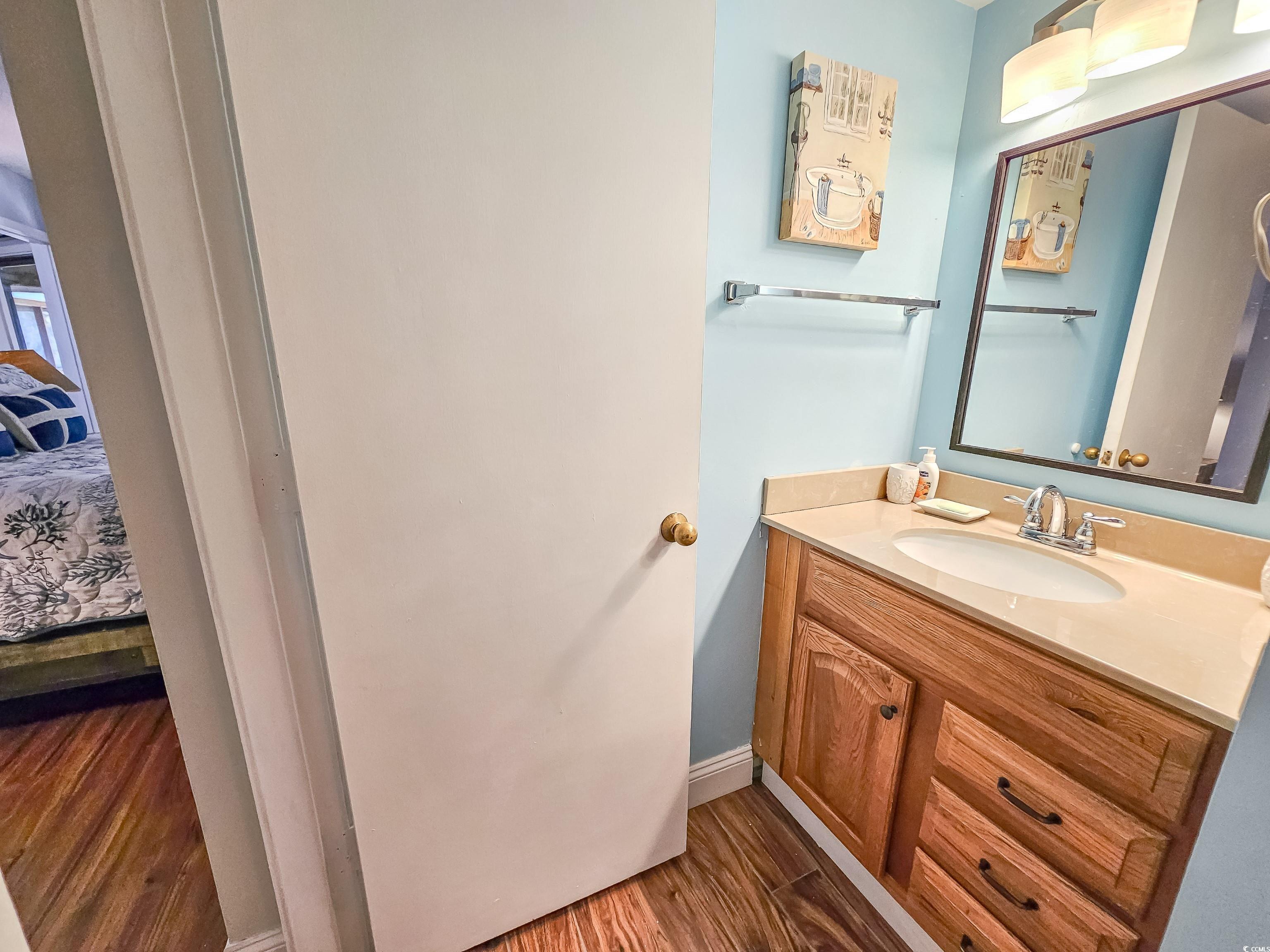410 Melrose Pl. Property Photo 25