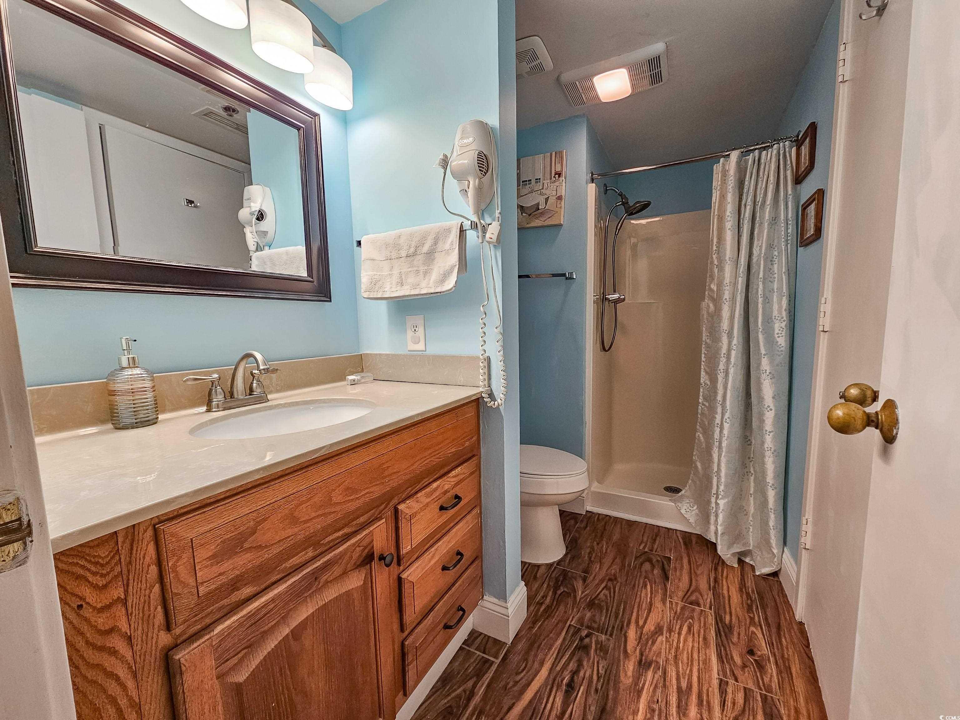 410 Melrose Pl. Property Photo 33
