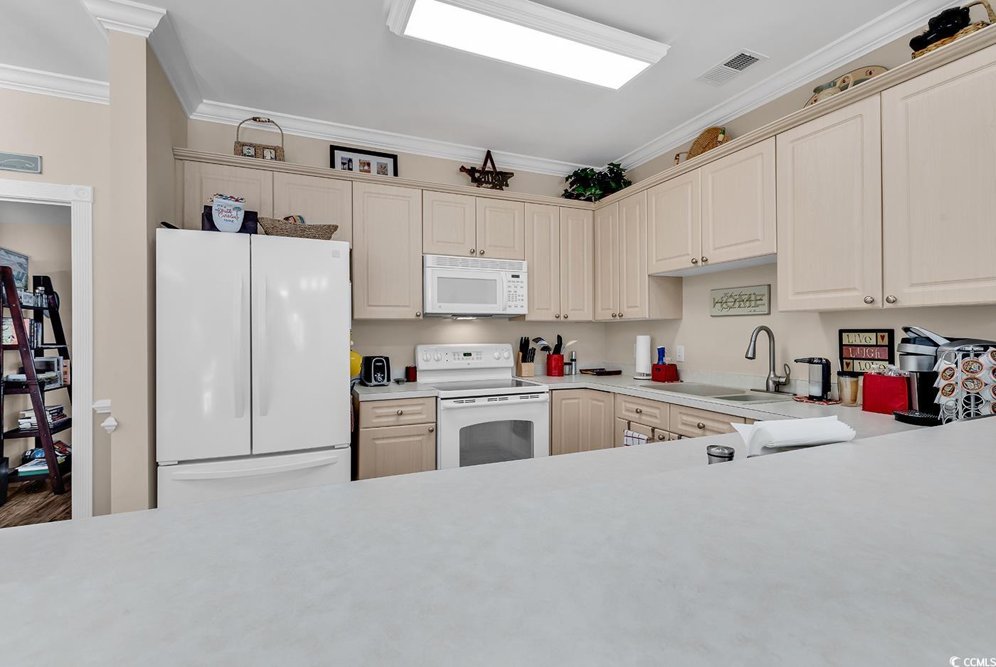 4882 Luster Leaf Circle Property Photo 6