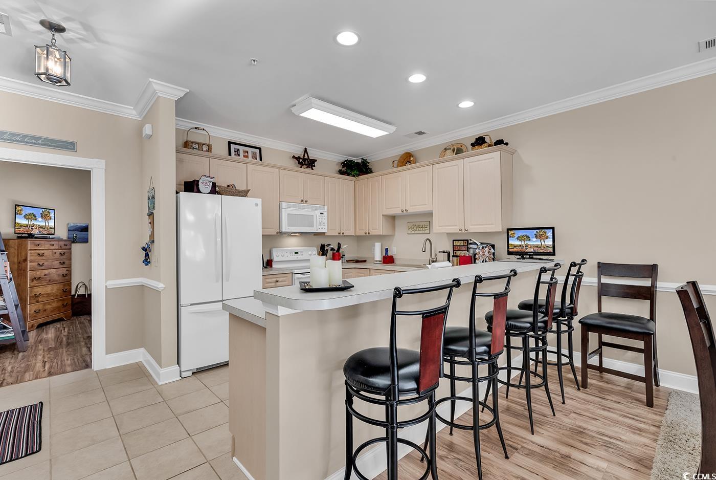 4882 Luster Leaf Circle Property Photo 9
