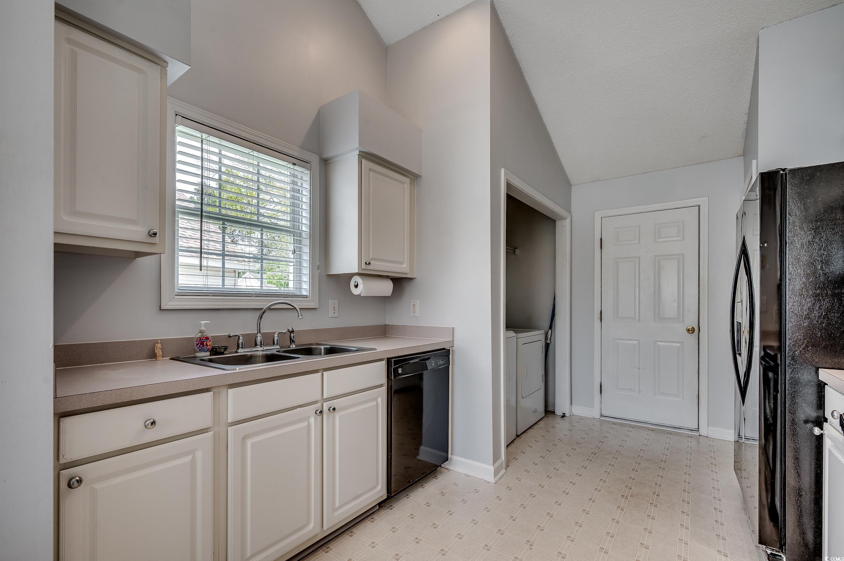 9650 Bradford Ln. Property Photo 10