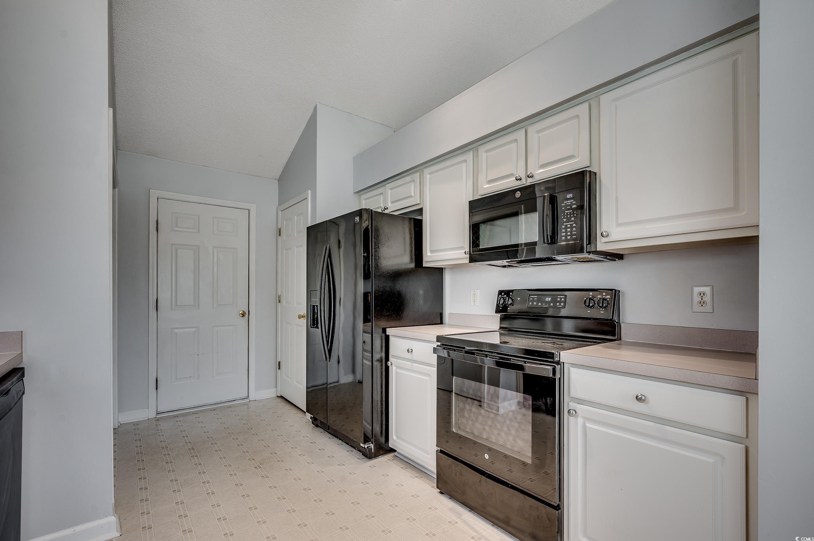9650 Bradford Ln. Property Photo 11