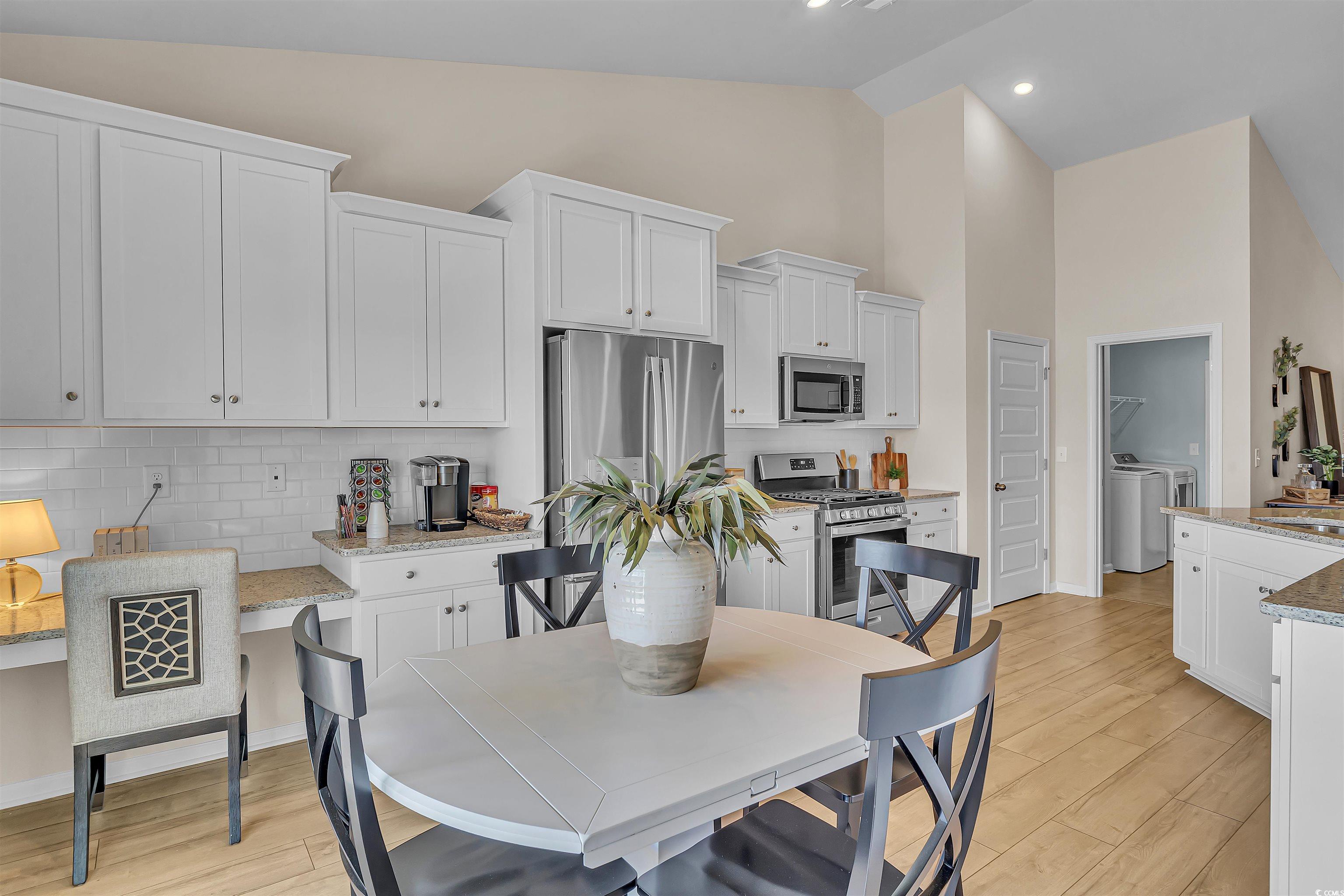 1837 Seachase Way Property Photo 6