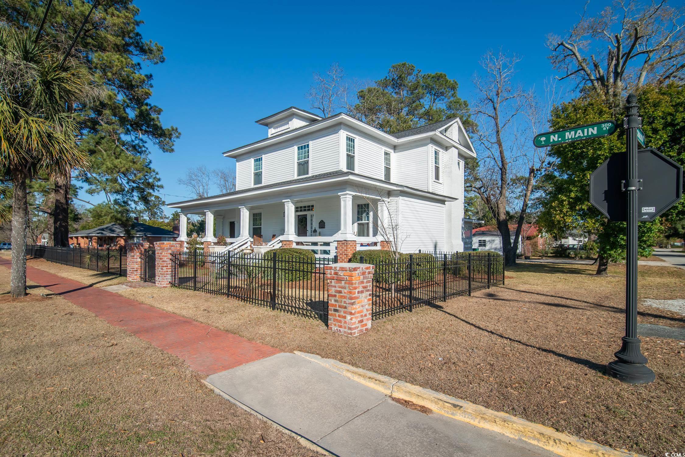 301 North Main St. Property Photo 1