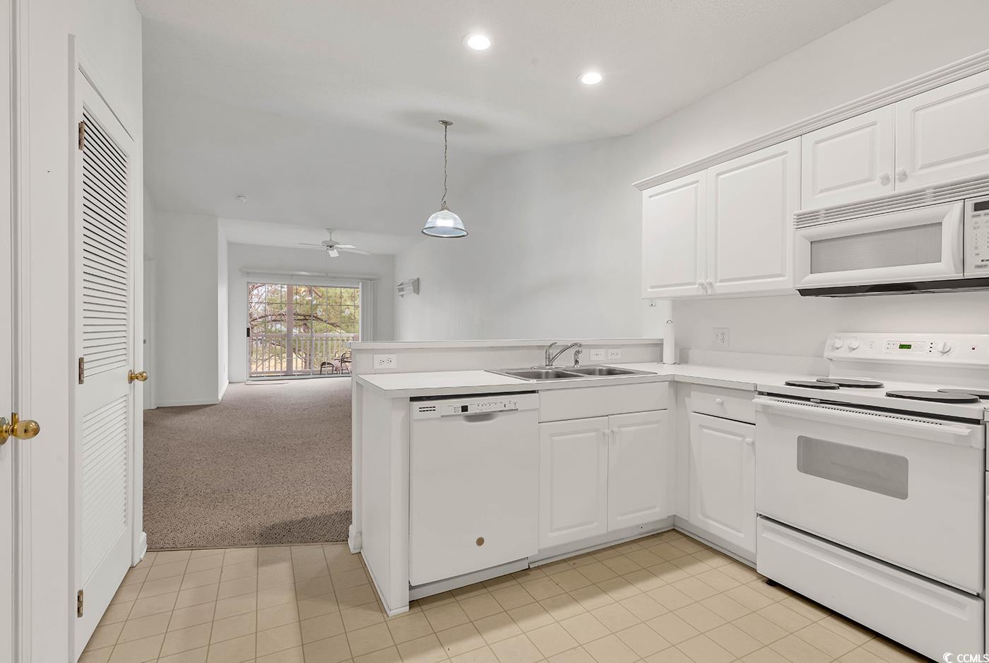 242 Sun Colony Blvd. Property Photo 6