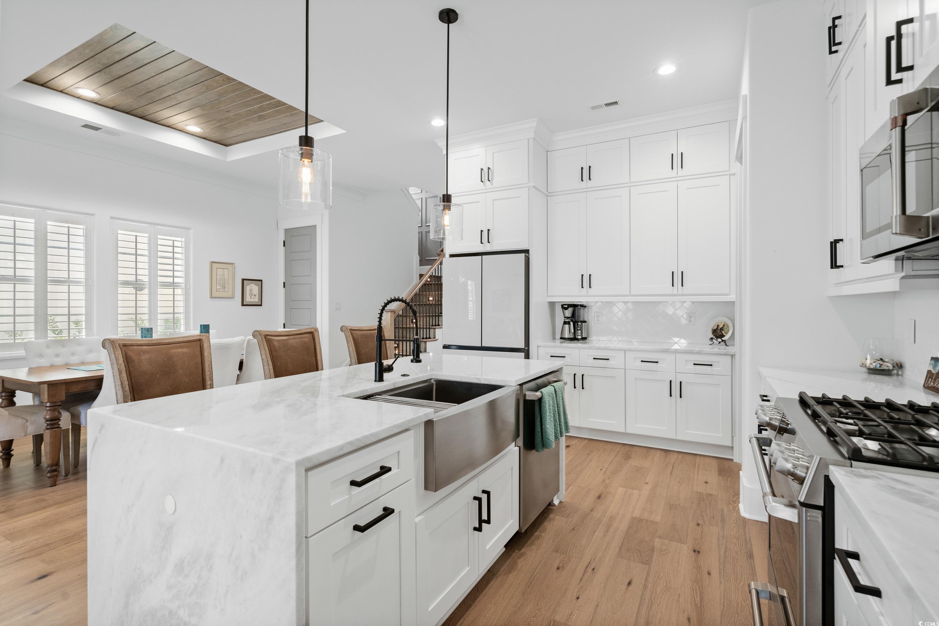 6760 Ocean Breeze Loop Property Photo 12