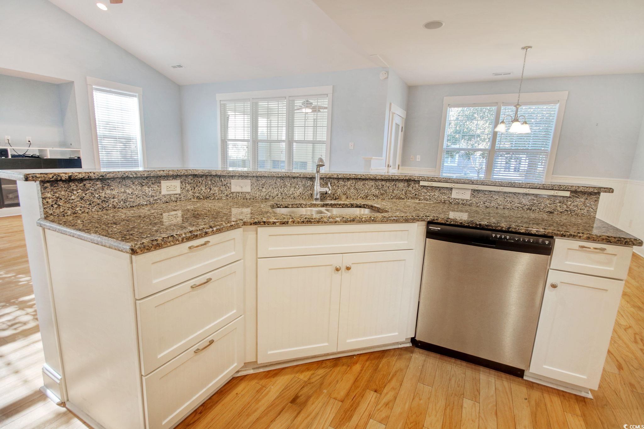 1405 Surf Pointe Dr. Property Photo 10