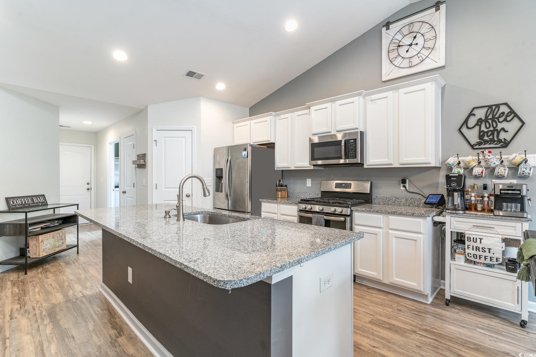 688 Tattlesbury Dr. Property Photo 4