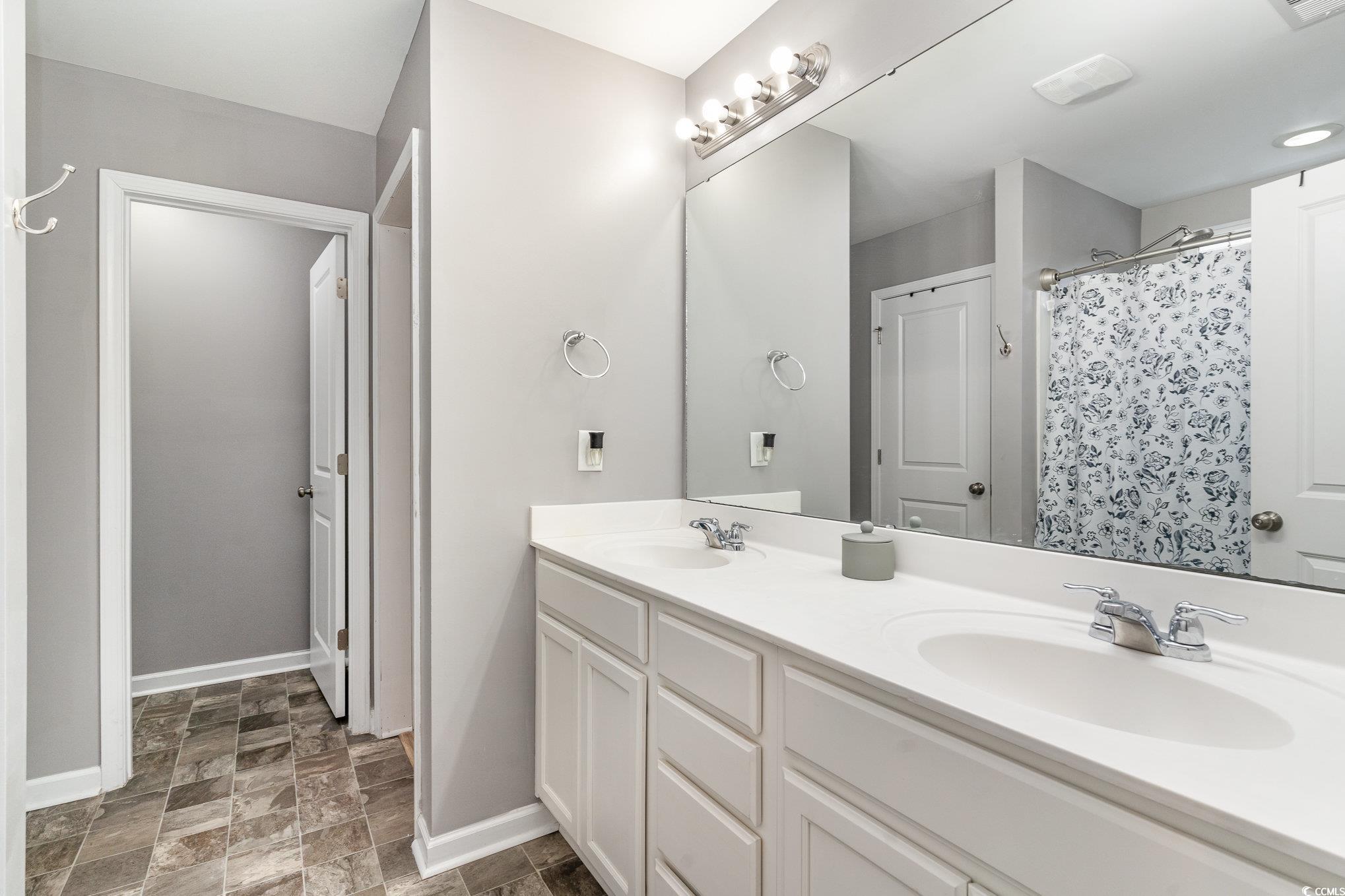 688 Tattlesbury Dr. Property Photo 18