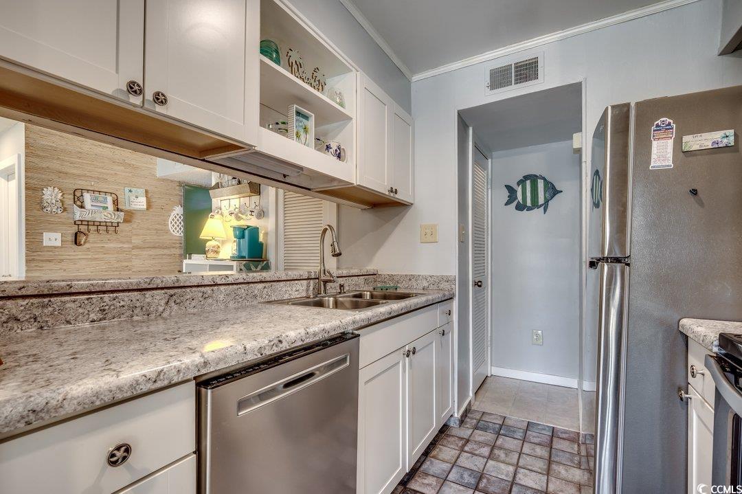 9661 Shore Dr. Property Photo 13