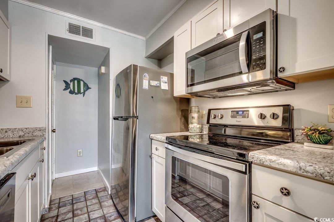 9661 Shore Dr. Property Photo 15