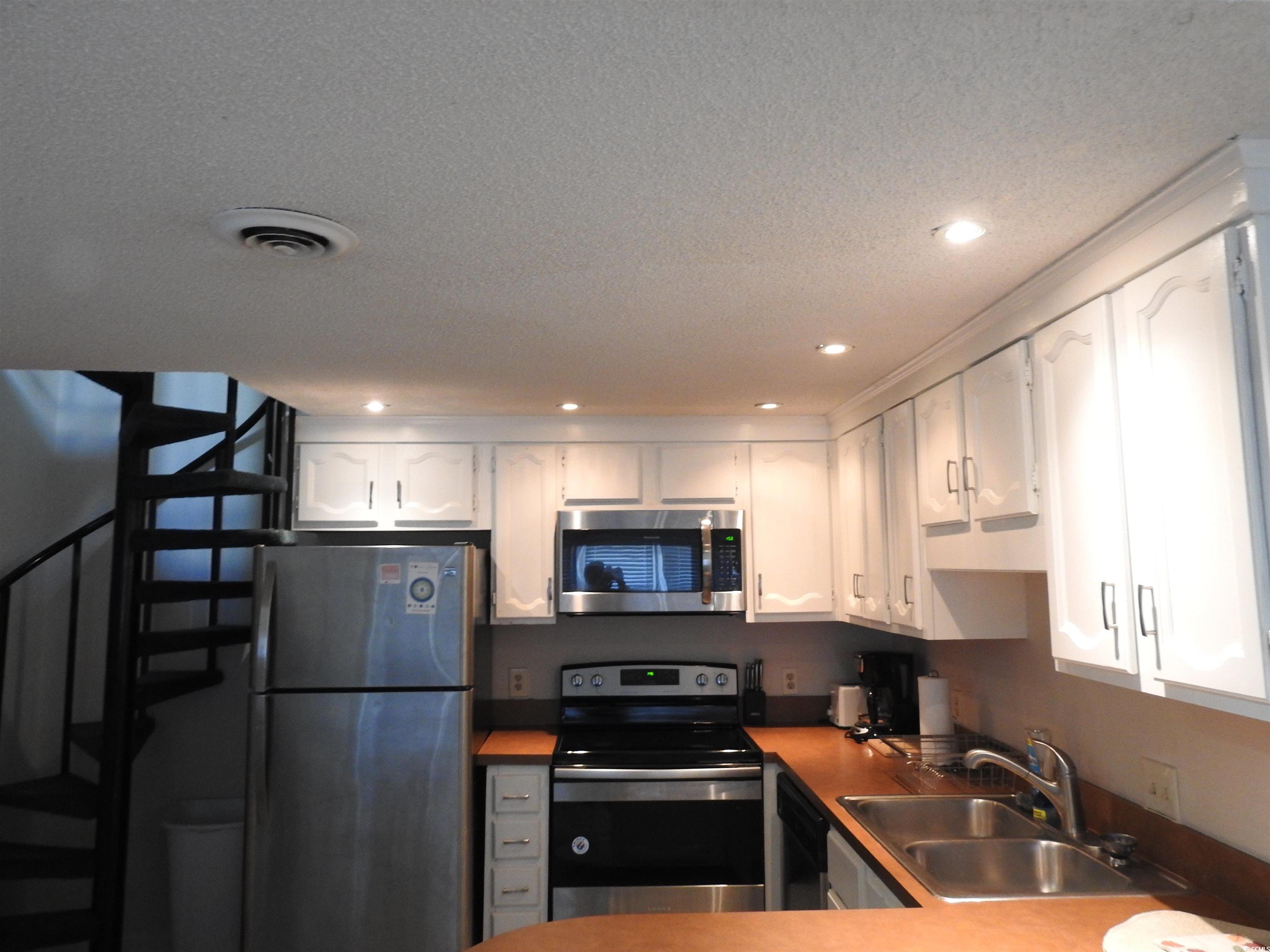 1210 Benna Dr. Property Photo 7