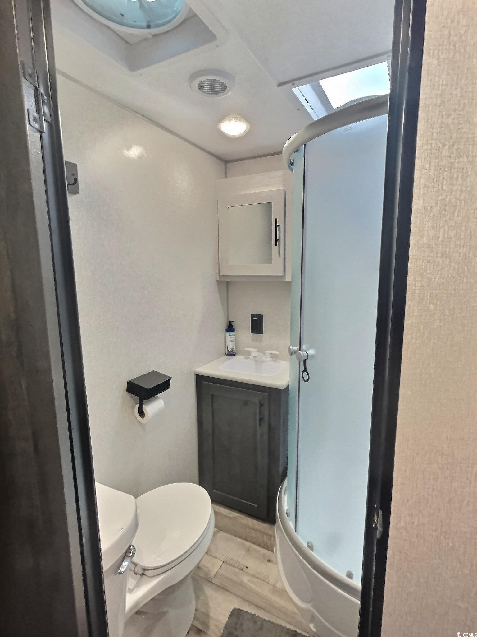 6001 - 8047 S Kings Hwy. Property Photo 14