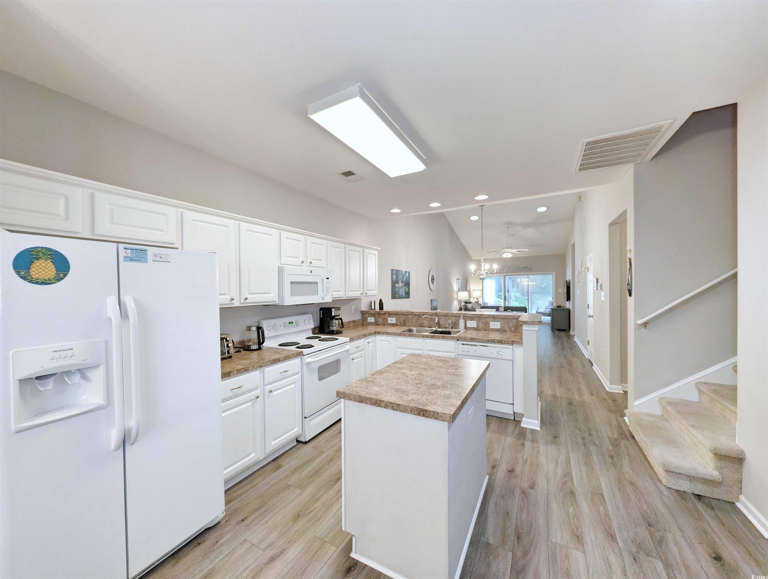 663 Pinehurst Dr. Property Photo 11