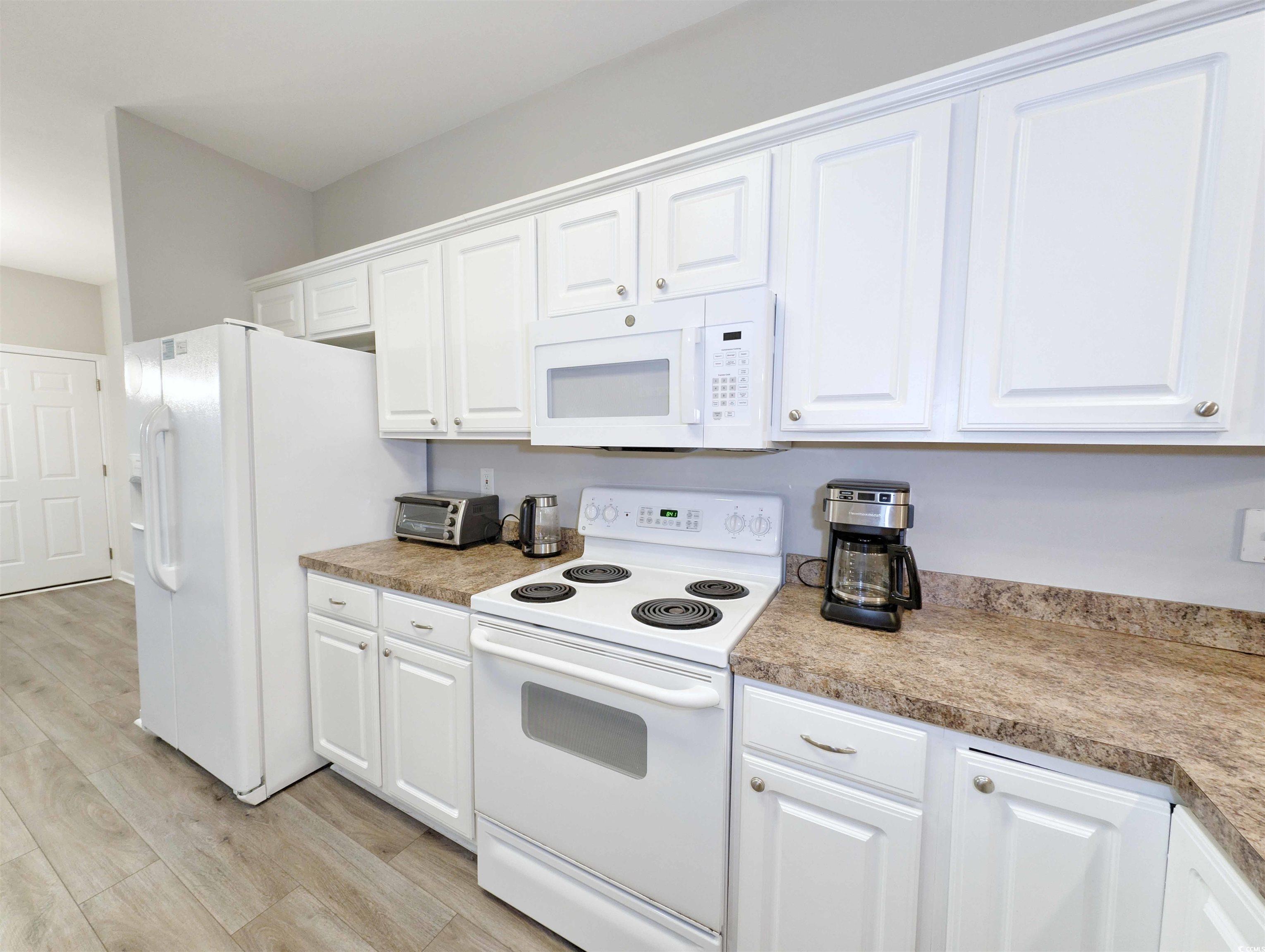 663 Pinehurst Dr. Property Photo 12