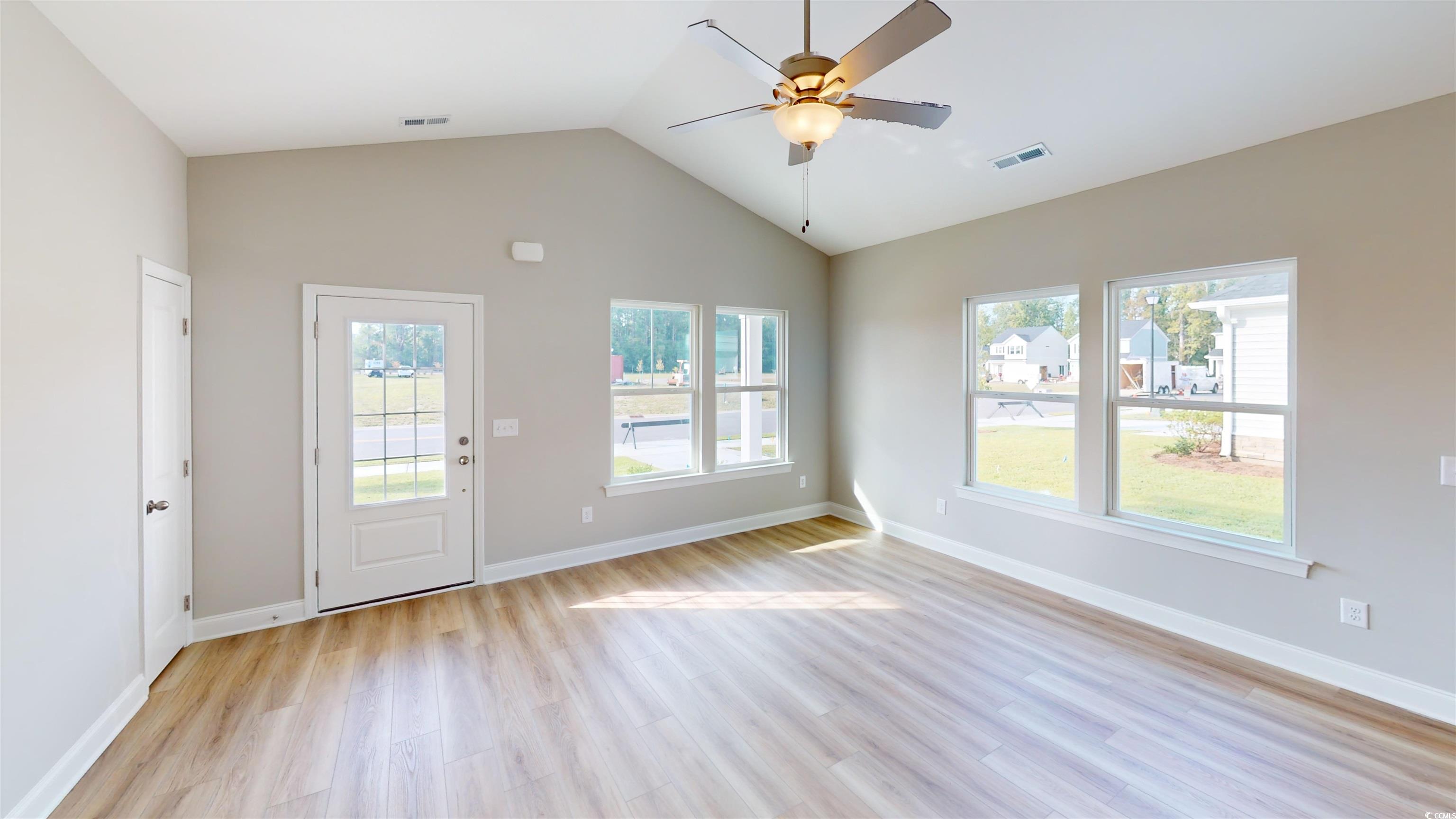1036 Moen Loop Property Photo 10