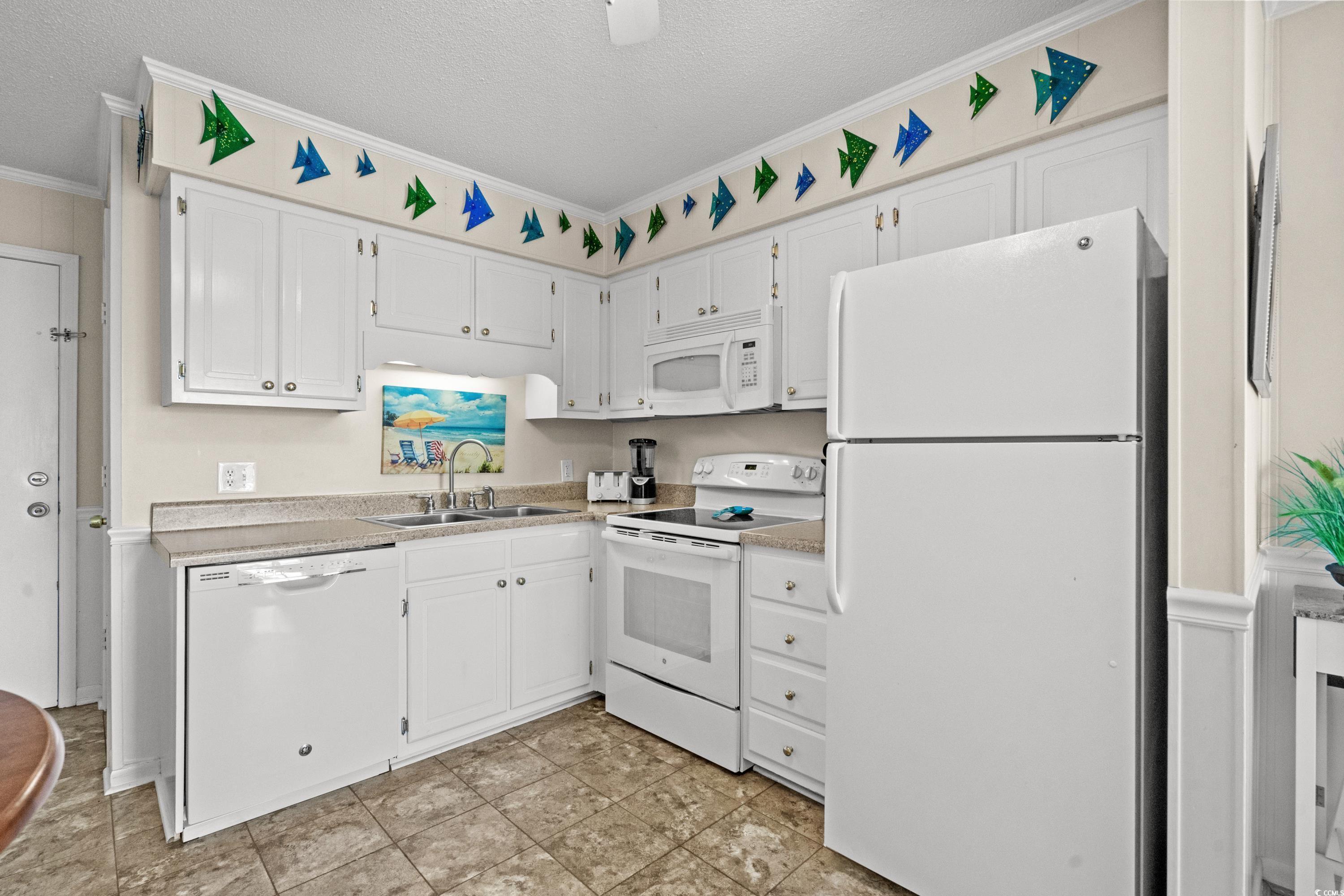 9560 Shore Dr. Property Photo 12