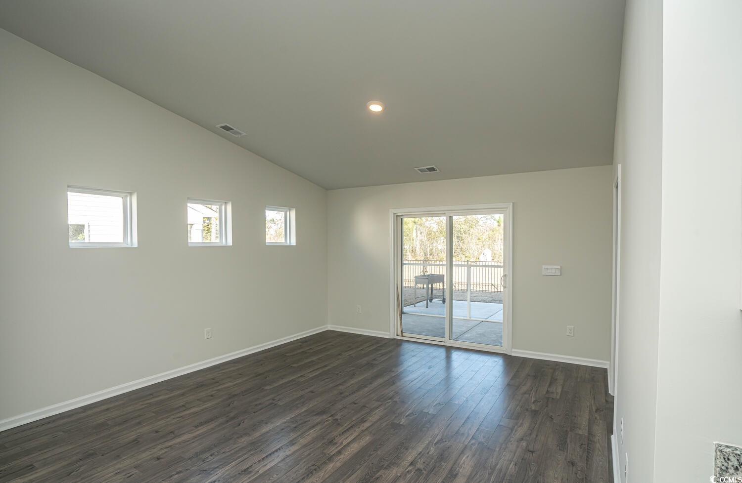 1574 Jardine Loop Property Photo 15