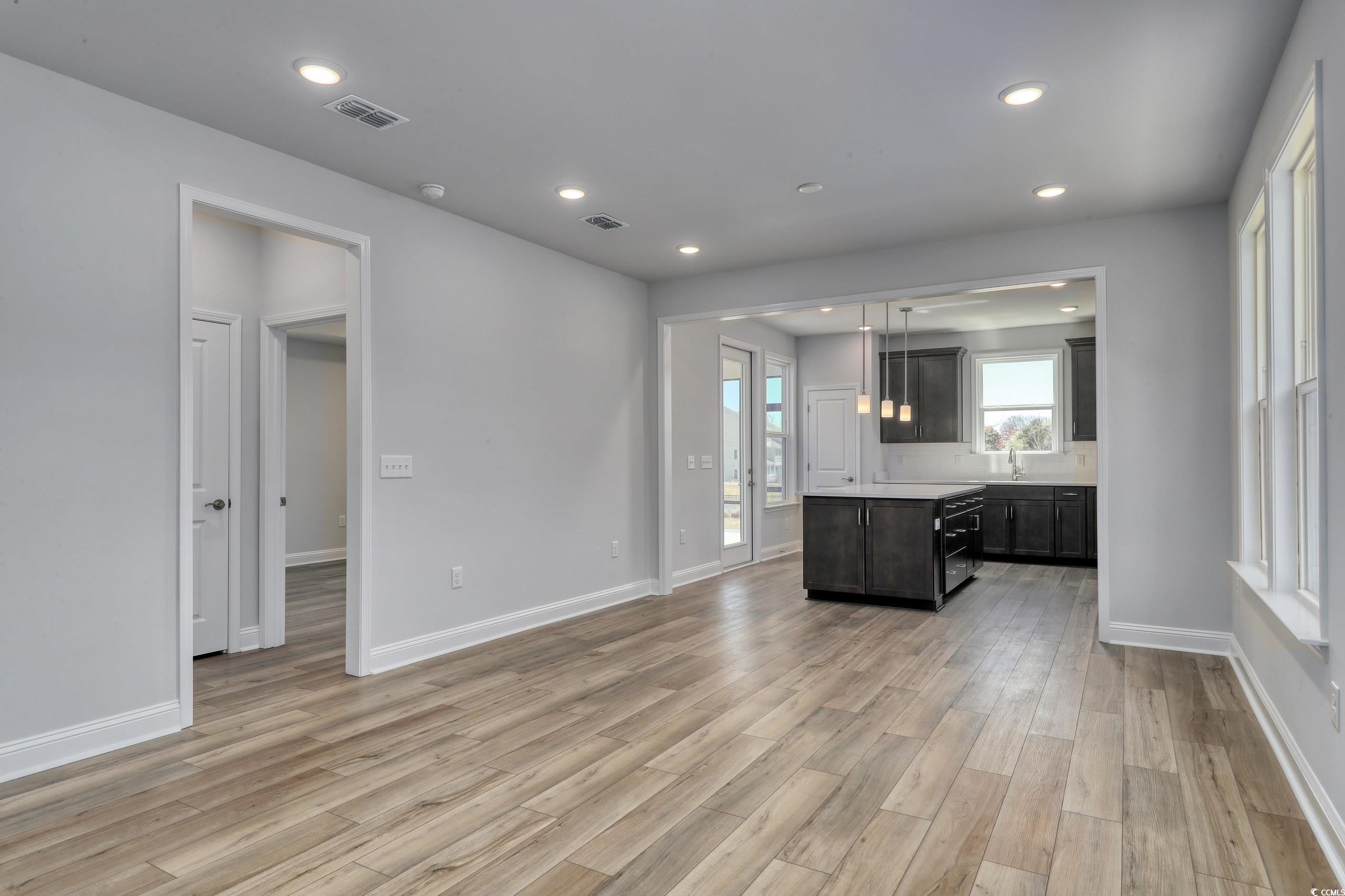 1273 Lady Bird Way Property Photo 4