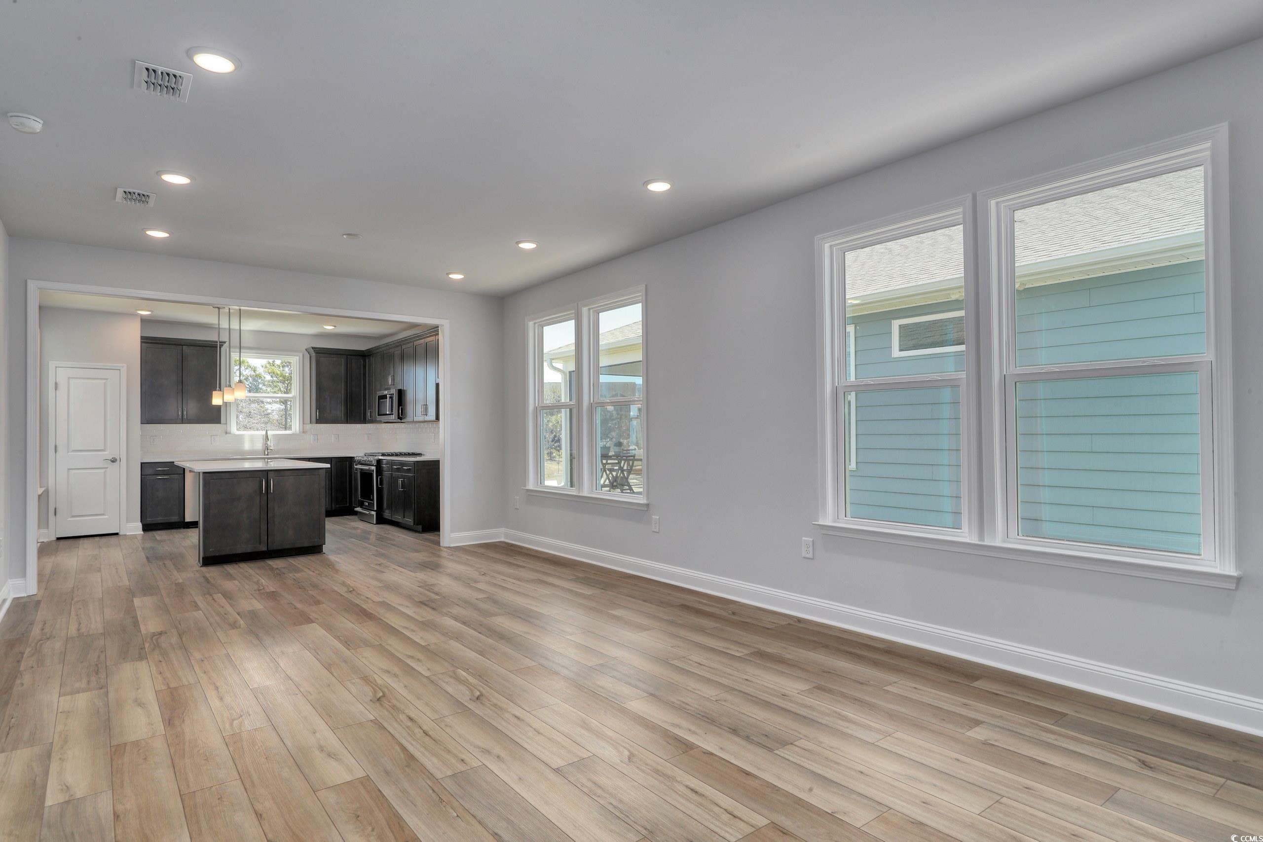 1273 Lady Bird Way Property Photo 6