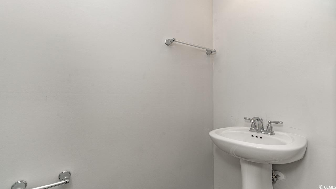 382 Glacier Way Property Photo 8